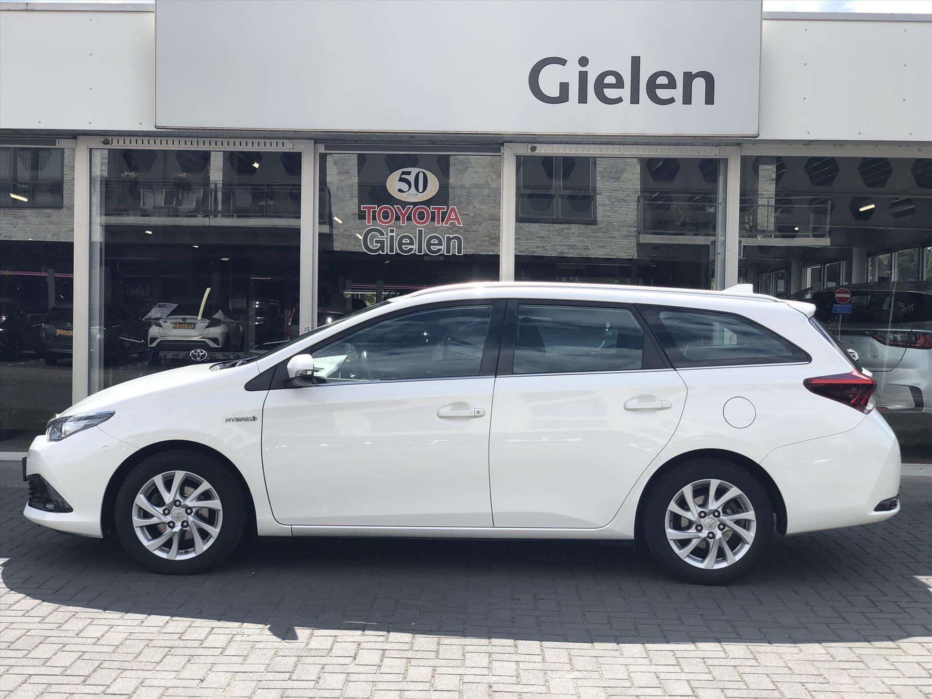 Toyota Auris 1.8 Hybrid Dynamic Ultimate | Climate control, Stoelverwarming, Navigatie, Achteruitrijcamera, Cruise control 47064641-3.jpg | Autobedrijf Gielen