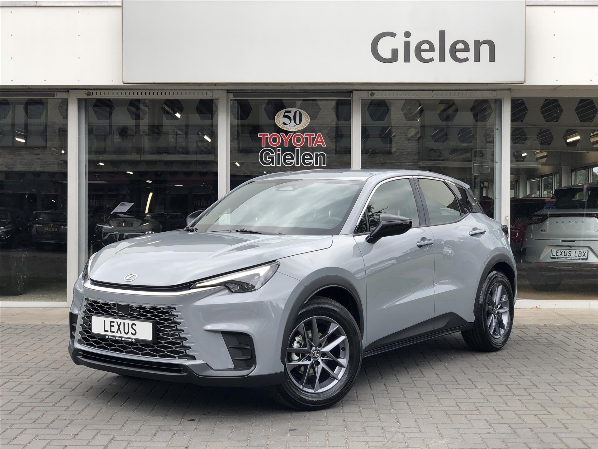 Lexus LBX 1.5 Comfort & Safety Pack | Dodehoekherkenning, Parkeersensoren, Keyless, Stoelverwarming, Snel leverbaar! 47067676-0.jpg | Autobedrijf Gielen