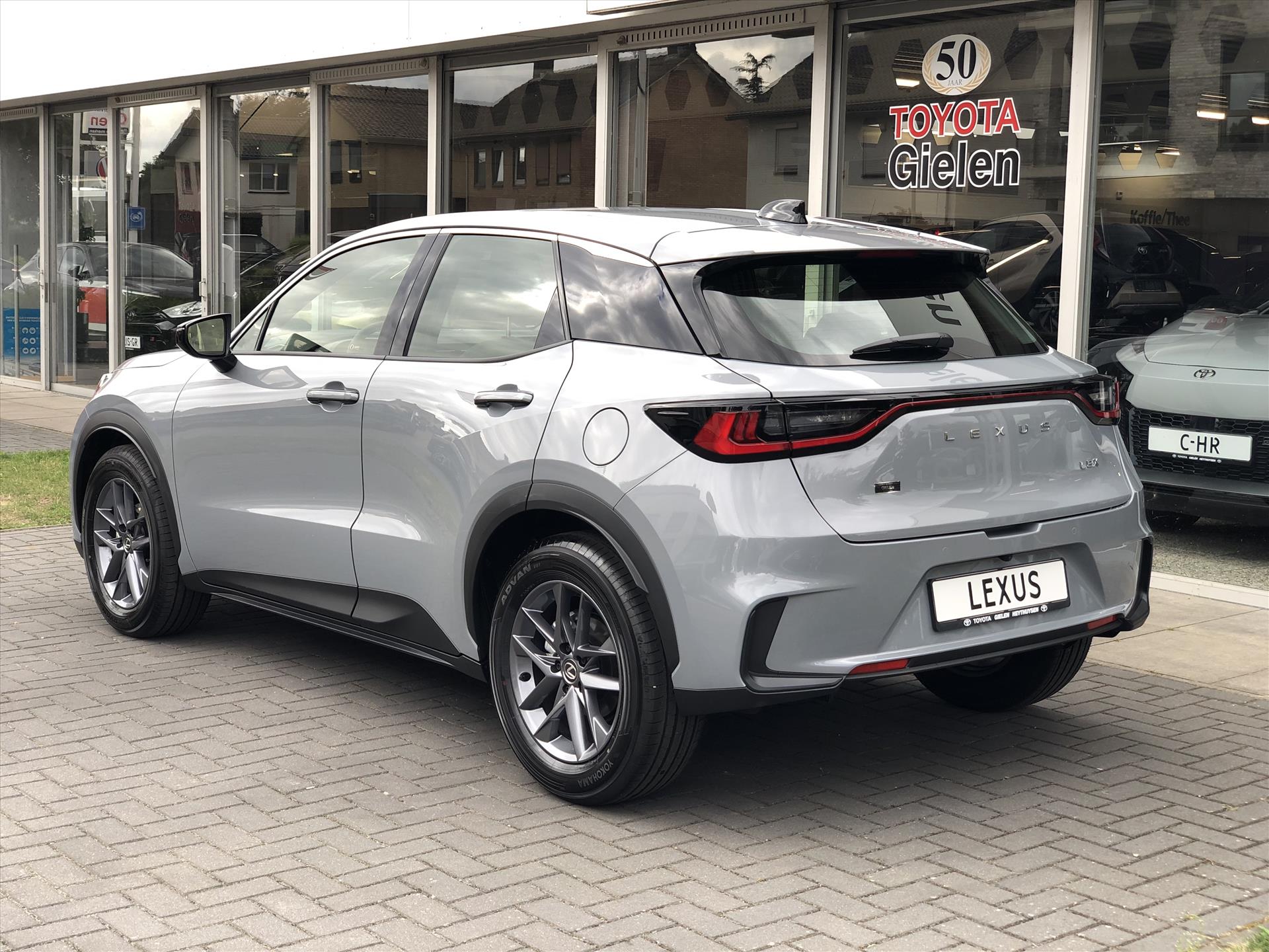 Lexus LBX 1.5 Comfort & Safety Pack | Dodehoekherkenning, Parkeersensoren, Keyless, Stoelverwarming, Snel leverbaar! 47067676-2.jpg | Autobedrijf Gielen