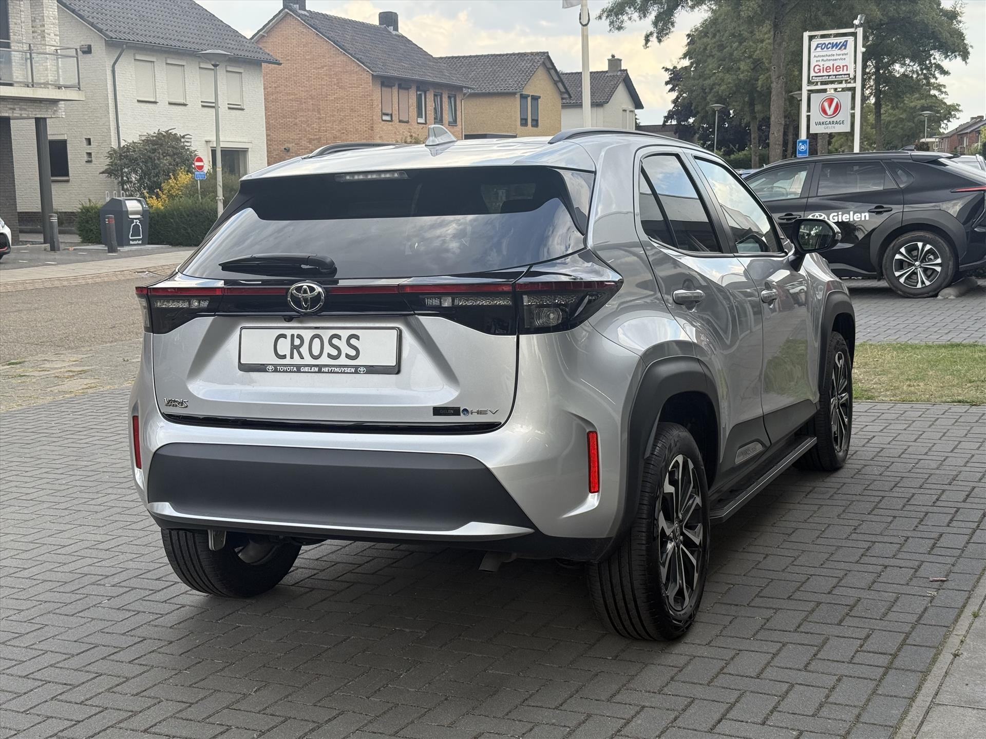 Toyota Yaris Cross 1.5 Hybrid First Edition | Facelift, Treeplanken, Groot scherm, Apple CarPlay/Android Auto, 17inch, Keyless 47162608-2.jpg | Autobedrijf Gielen