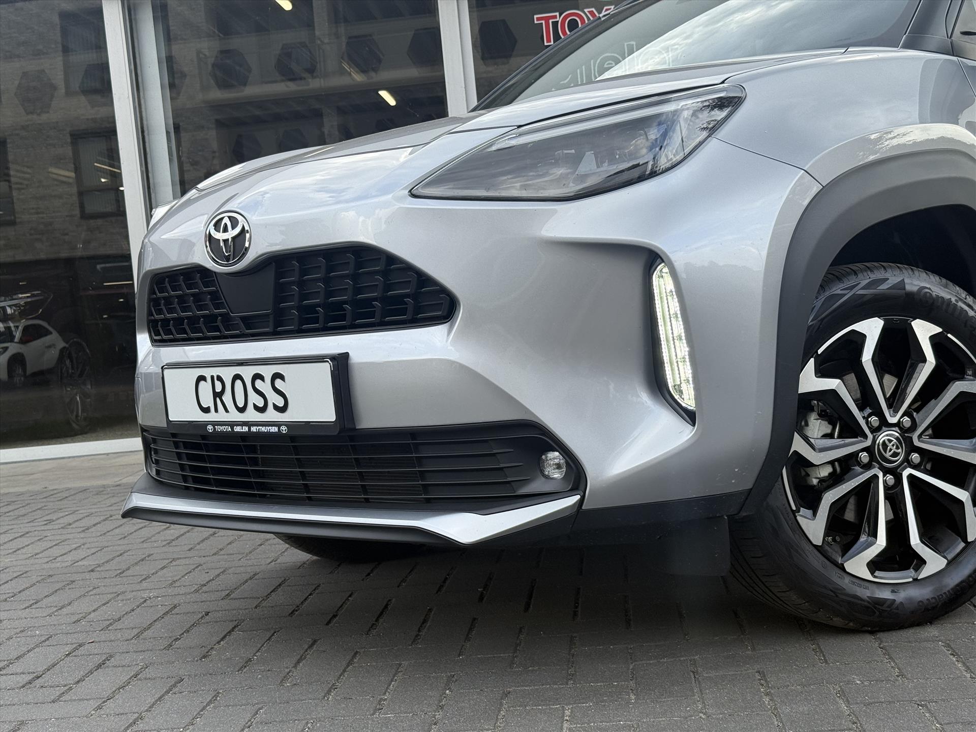 Toyota Yaris Cross 1.5 Hybrid First Edition | Facelift, Treeplanken, Groot scherm, Apple CarPlay/Android Auto, 17inch, Keyless 47162608-3.jpg | Autobedrijf Gielen
