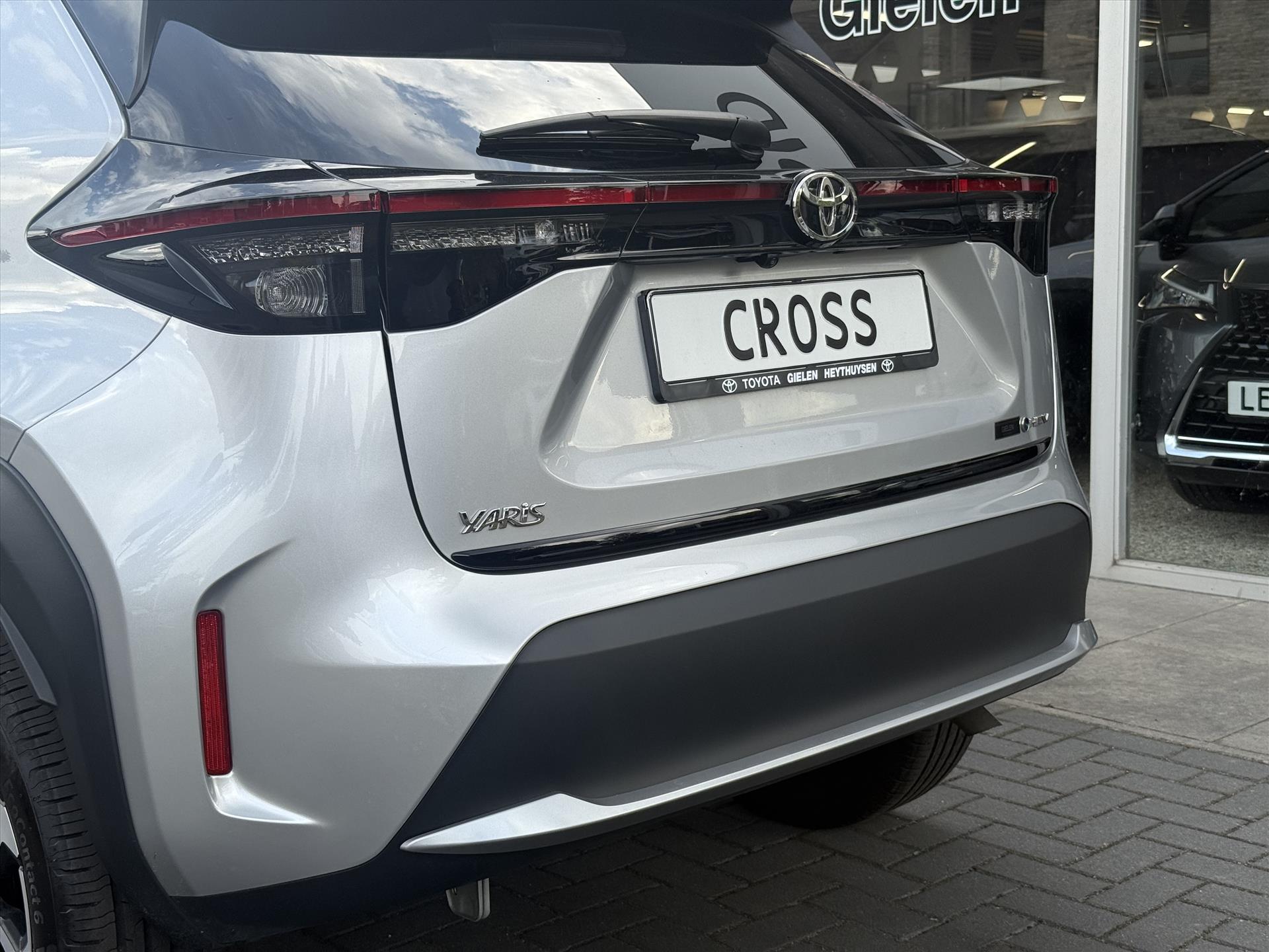 Toyota Yaris Cross 1.5 Hybrid First Edition | Facelift, Treeplanken, Groot scherm, Apple CarPlay/Android Auto, 17inch, Keyless 47162608-4.jpg | Autobedrijf Gielen