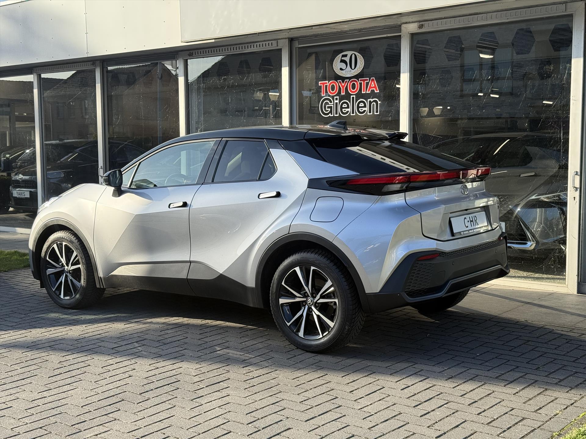 Toyota C-HR 1.8 Hybrid First Edition | Groot scherm, Dodehoekherkenning, Stoel + Stuurverwarming, Elektrische achterklep 47162906-2.jpg | Autobedrijf Gielen