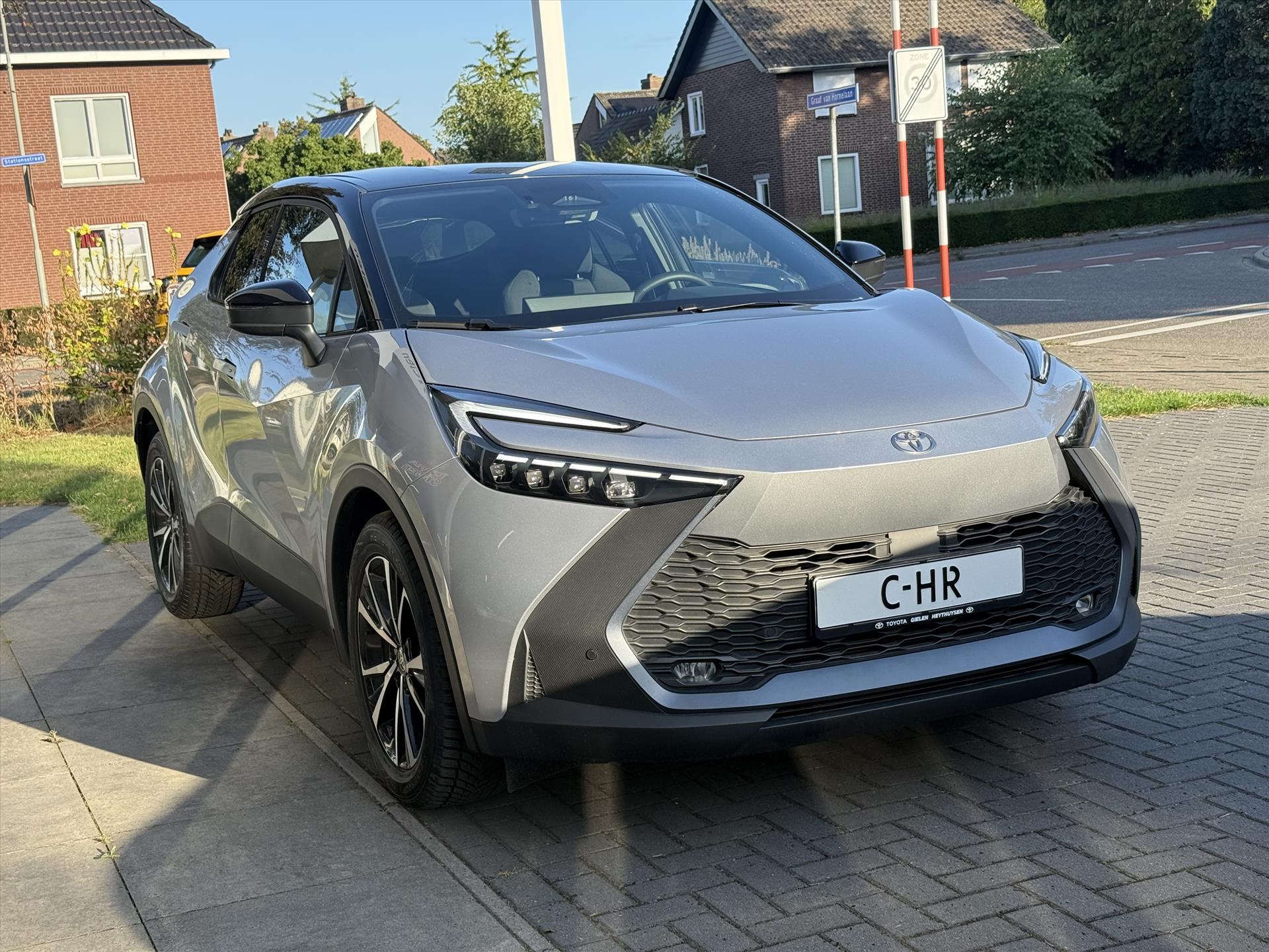 Toyota C-HR 1.8 Hybrid First Edition | Groot scherm, Dodehoekherkenning, Stoel + Stuurverwarming, Elektrische achterklep 47162906-4.jpg | Autobedrijf Gielen