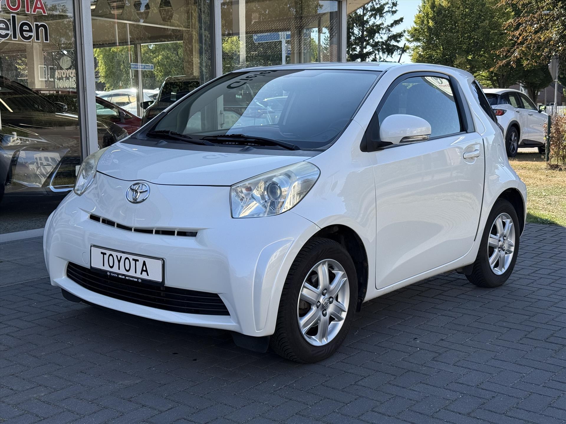 Toyota iQ 1.0 VVT-i CVT Automaat Comfort | Airconditioning, Lichtmetalen velgen, Stuurbediening, Elektrische ramen 47164362-1.jpg | Autobedrijf Gielen