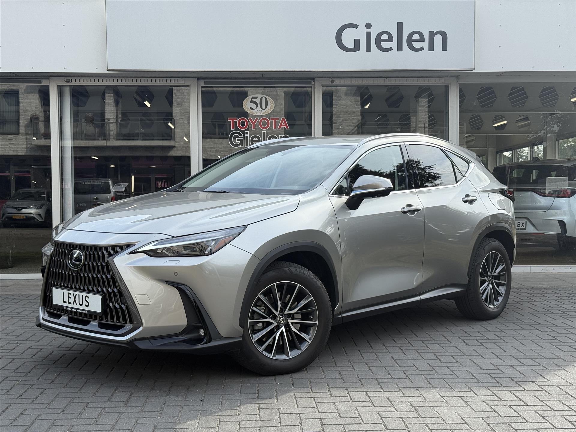 Lexus NX 450h+ Launch Edition | Groot scherm, Stoelventilatie, Stuurverwarming, Dodehoekherkenning, Memory, Eerste eigenaar! 47204321-0.jpg | Autobedrijf Gielen