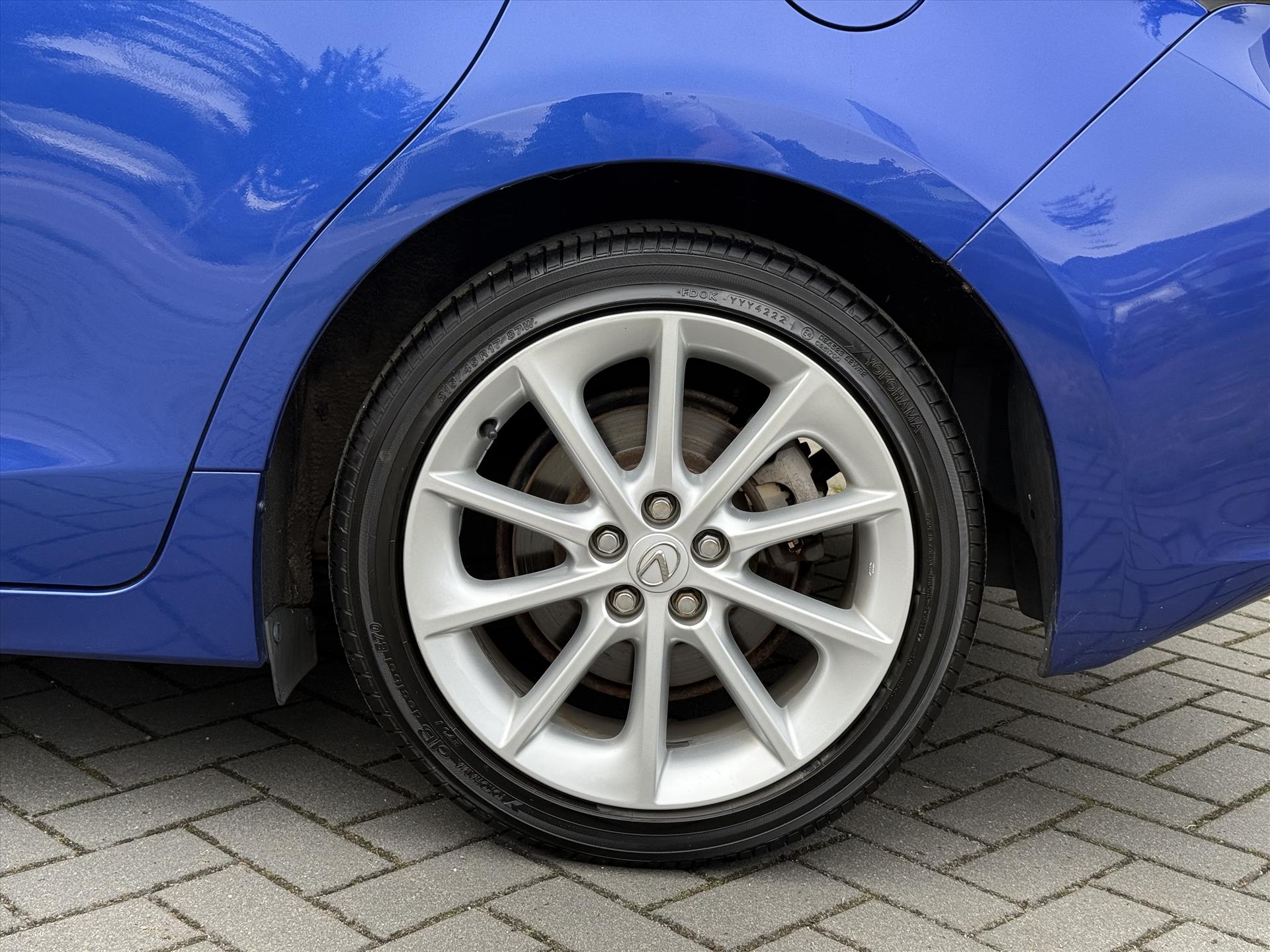 Lexus CT 200h Business Line Pro | Leer, Parkeersensoren, Navigatie, Stoelverwarming, Keyless, 17inch, Cruise control, Top onderhouden! 47256388-2.jpg | Autobedrijf Gielen