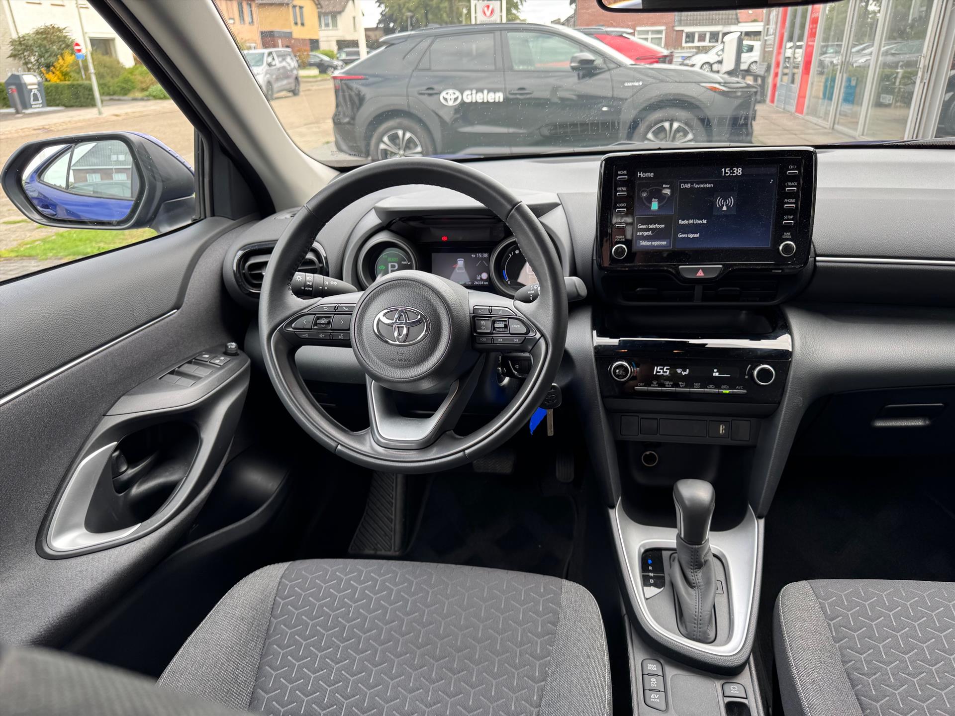 Toyota Yaris Cross 1.5 Hybrid Active | Lichtmetalen velgen, Apple CarPlay/Android auto, Parkeercamera, Eerste eigenaar 47364501-13.jpg | Autobedrijf Gielen
