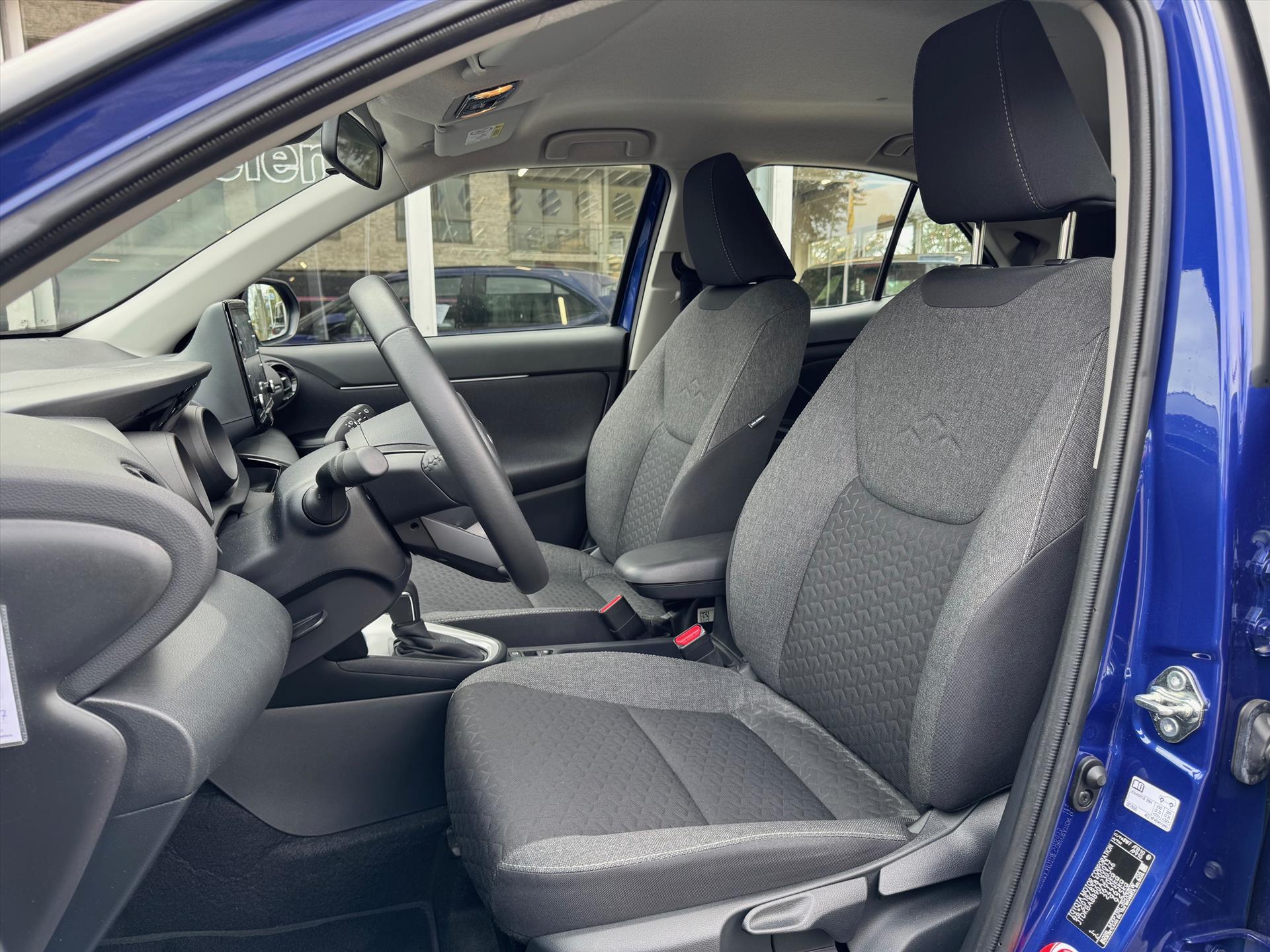 Toyota Yaris Cross 1.5 Hybrid Active | Lichtmetalen velgen, Apple CarPlay/Android auto, Parkeercamera, Eerste eigenaar 47364501-16.jpg | Autobedrijf Gielen