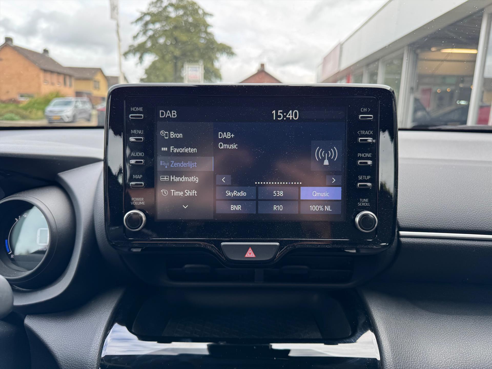 Toyota Yaris Cross 1.5 Hybrid Active | Lichtmetalen velgen, Apple CarPlay/Android auto, Parkeercamera, Eerste eigenaar 47364501-25.jpg | Autobedrijf Gielen
