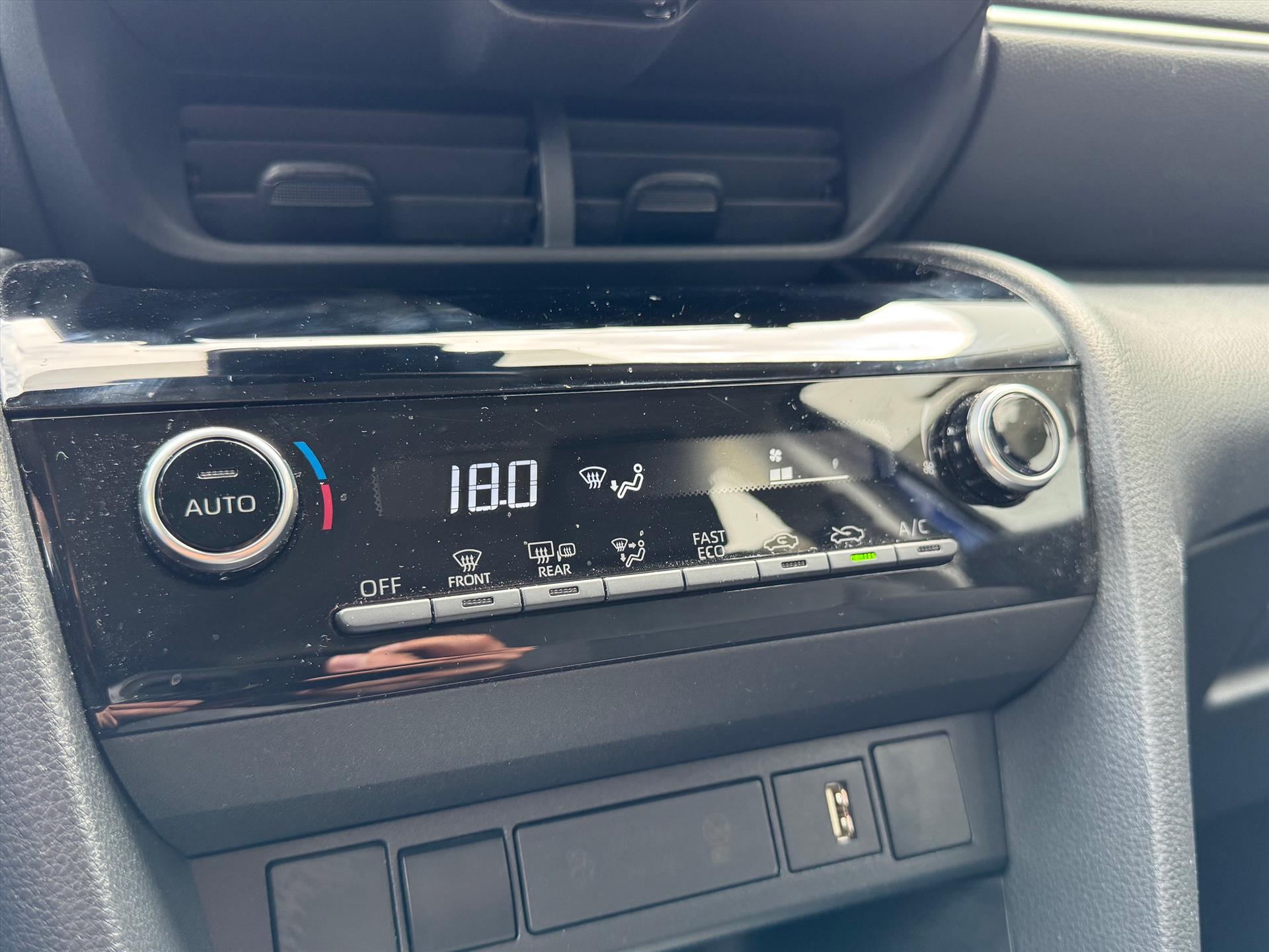 Toyota Yaris Cross 1.5 Hybrid Active | Lichtmetalen velgen, Apple CarPlay/Android auto, Parkeercamera, Eerste eigenaar 47364501-27.jpg | Autobedrijf Gielen