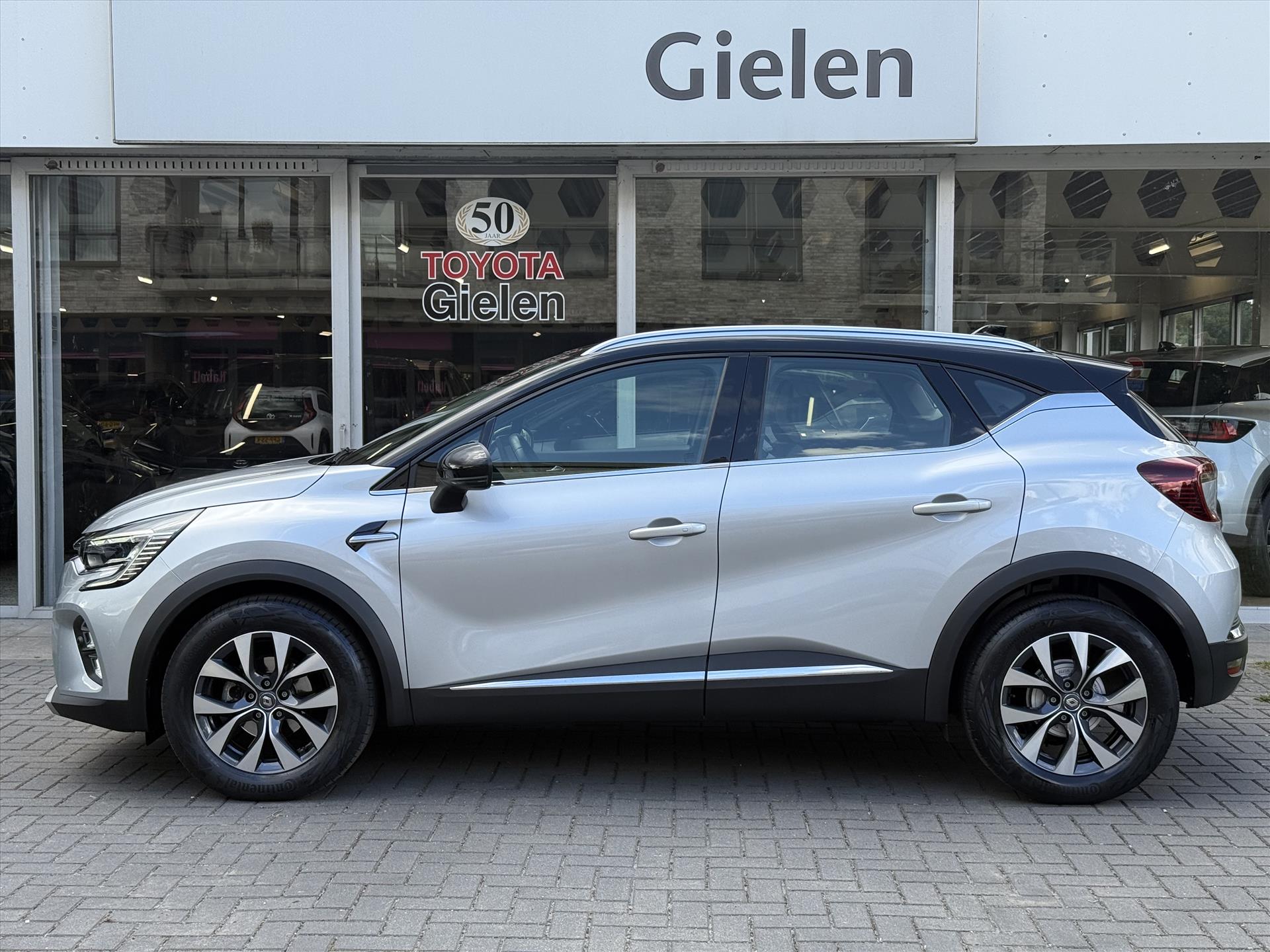 Renault Captur 1.3 TCe 155pk Intens Automaat | Trekhaak, Dodehoekherkenning, Keyless, Adaptive Cruise control, Stoelverwarming, 1.500KG trekgew 47390665-2.jpg | Autobedrijf Gielen