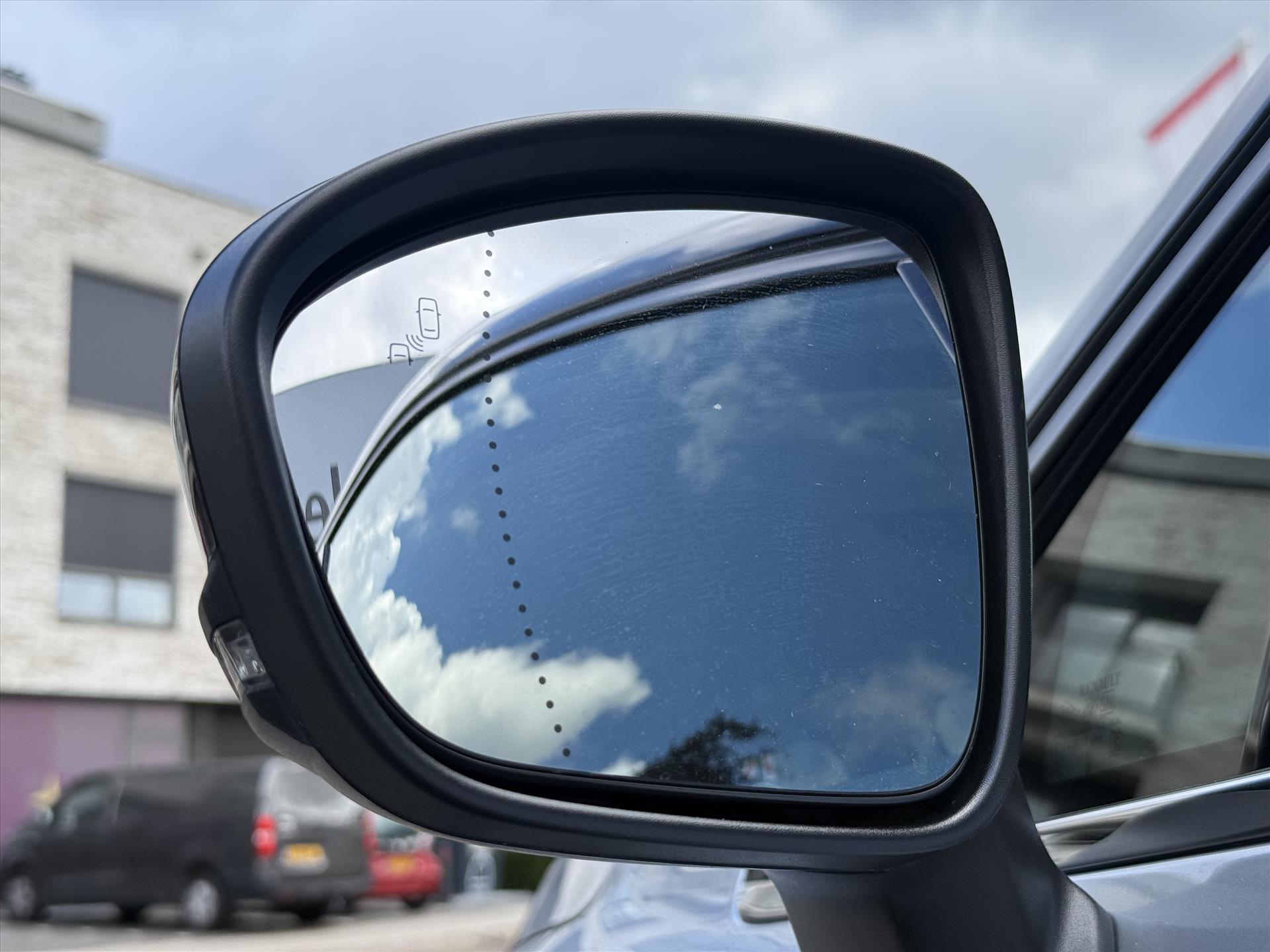 Renault Captur 1.3 TCe 155pk Intens Automaat | Trekhaak, Dodehoekherkenning, Keyless, Adaptive Cruise control, Stoelverwarming, 1.500KG trekgew 47390665-3.jpg | Autobedrijf Gielen