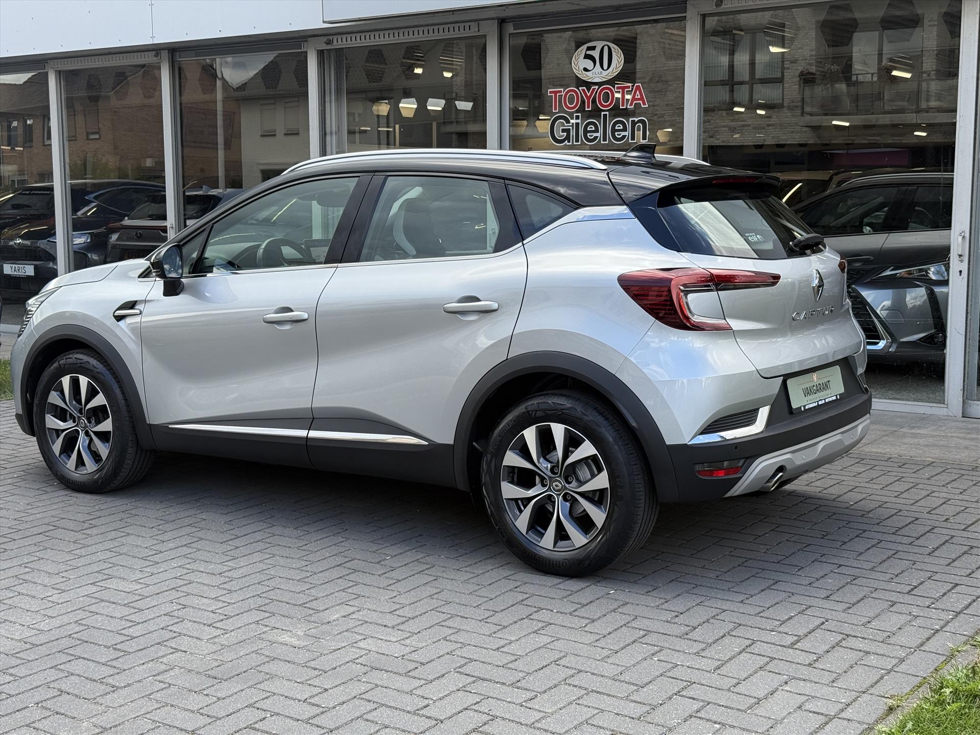 Renault Captur 1.3 TCe 155pk Intens Automaat | Trekhaak, Dodehoekherkenning, Keyless, Adaptive Cruise control, Stoelverwarming, 1.500KG trekgew 47390665-4.jpg | Autobedrijf Gielen