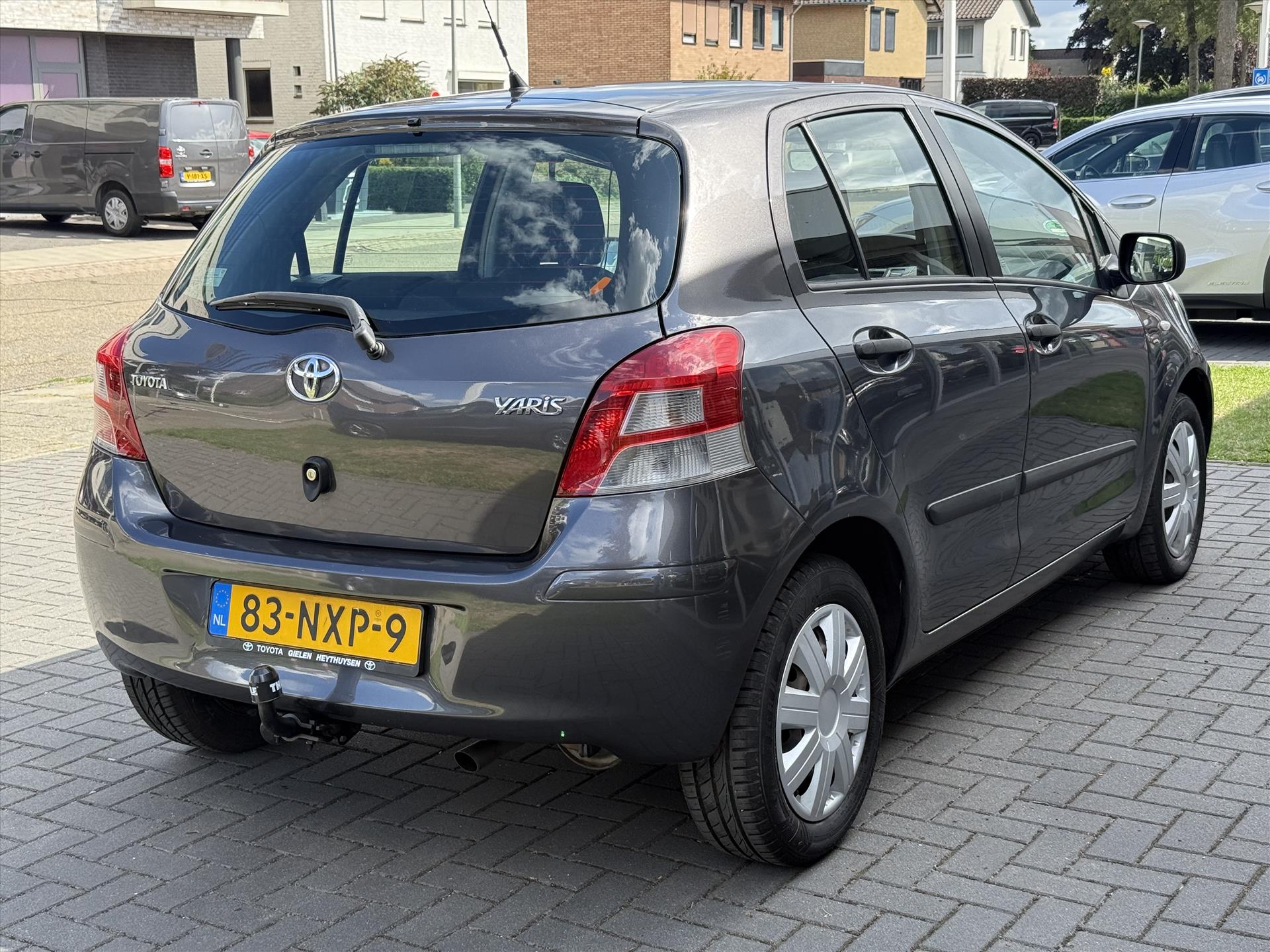 Toyota Yaris 1.3 VVT-I 5DR Comfort | Trekhaak, Airconditioning, Radio/CD-Speler, 6-Bak 47405938-3.jpg | Autobedrijf Gielen