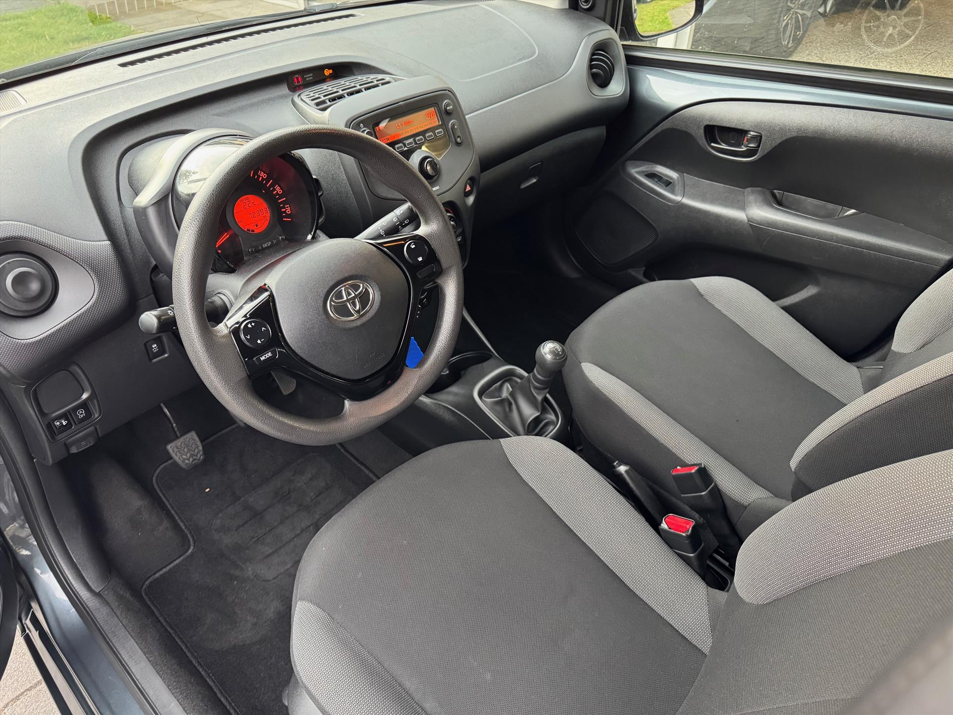 Toyota Aygo 1.0 VVT-i 72pk x-fun | Airco, Bluetooth, LM velgen, Elektrische ramen, Snelheidsbegrenzer 47416753-12.jpg | Autobedrijf Gielen