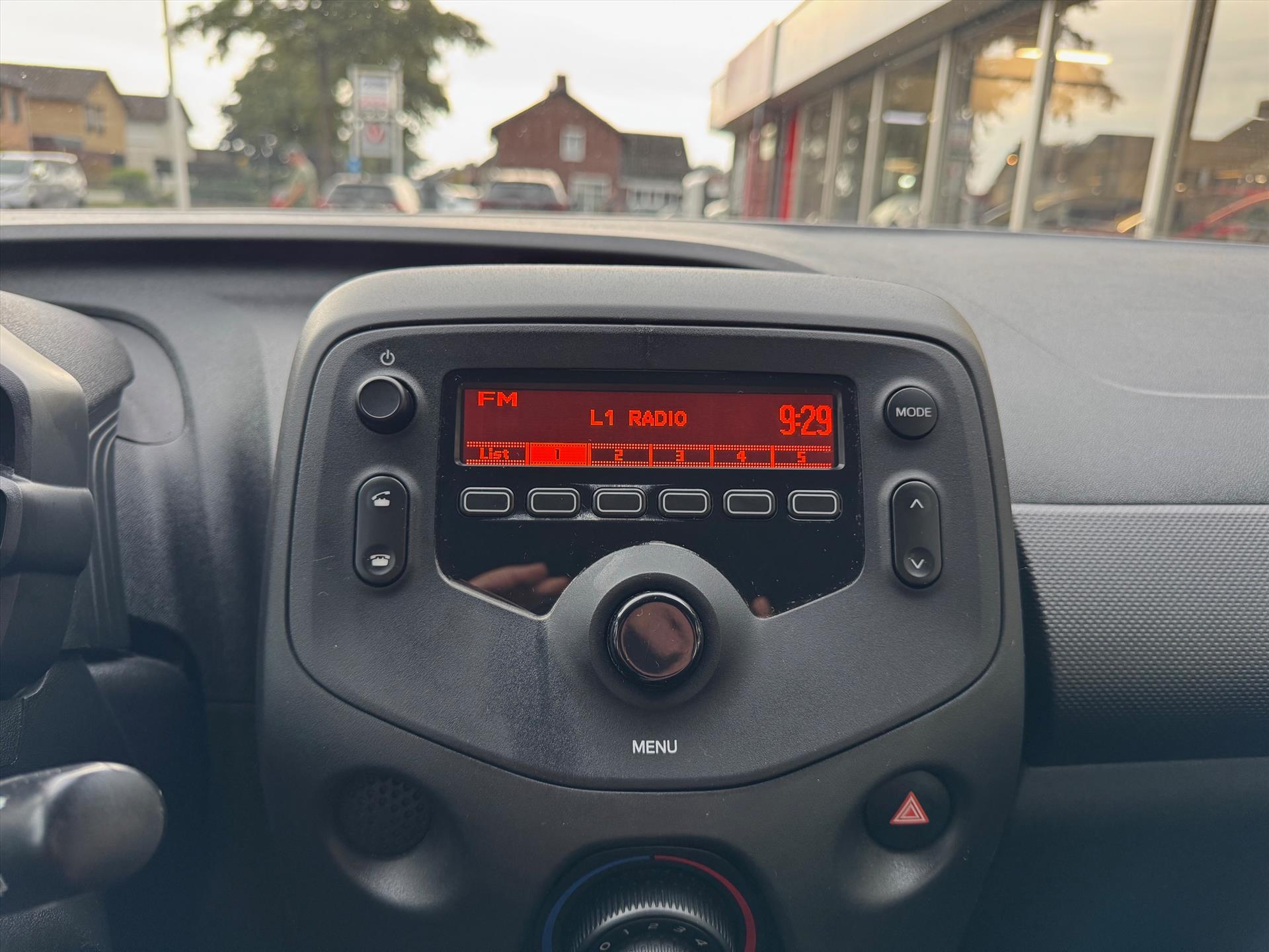 Toyota Aygo 1.0 VVT-i 72pk x-fun | Airco, Bluetooth, LM velgen, Elektrische ramen, Snelheidsbegrenzer 47416753-20.jpg | Autobedrijf Gielen