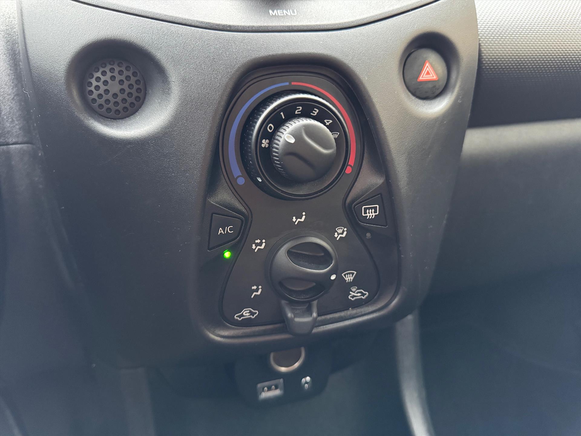 Toyota Aygo 1.0 VVT-i 72pk x-fun | Airco, Bluetooth, LM velgen, Elektrische ramen, Snelheidsbegrenzer 47416753-21.jpg | Autobedrijf Gielen