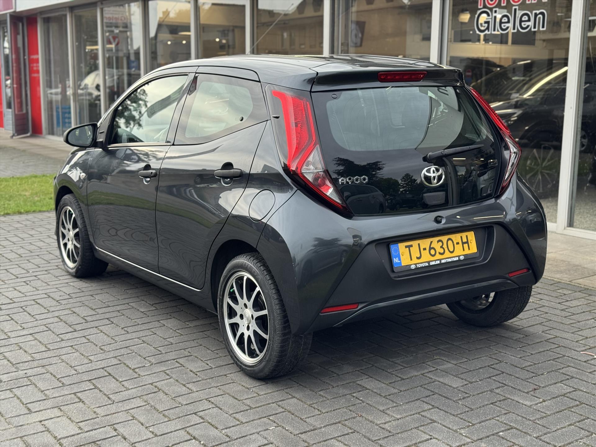 Toyota Aygo 1.0 VVT-i 72pk x-fun | Airco, Bluetooth, LM velgen, Elektrische ramen, Snelheidsbegrenzer 47416753-3.jpg | Autobedrijf Gielen