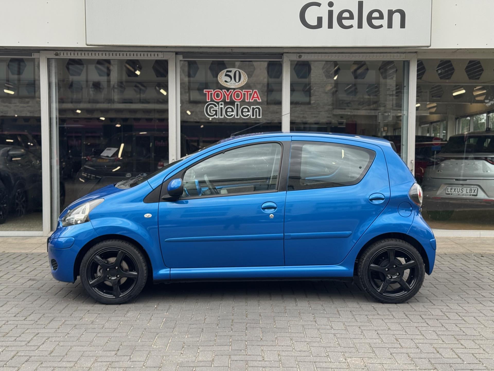 Toyota Aygo 1.0 Comfort | Airco, Centrale deurvergrendeling, Elektrische ramen voor 47425799-1.jpg | Autobedrijf Gielen