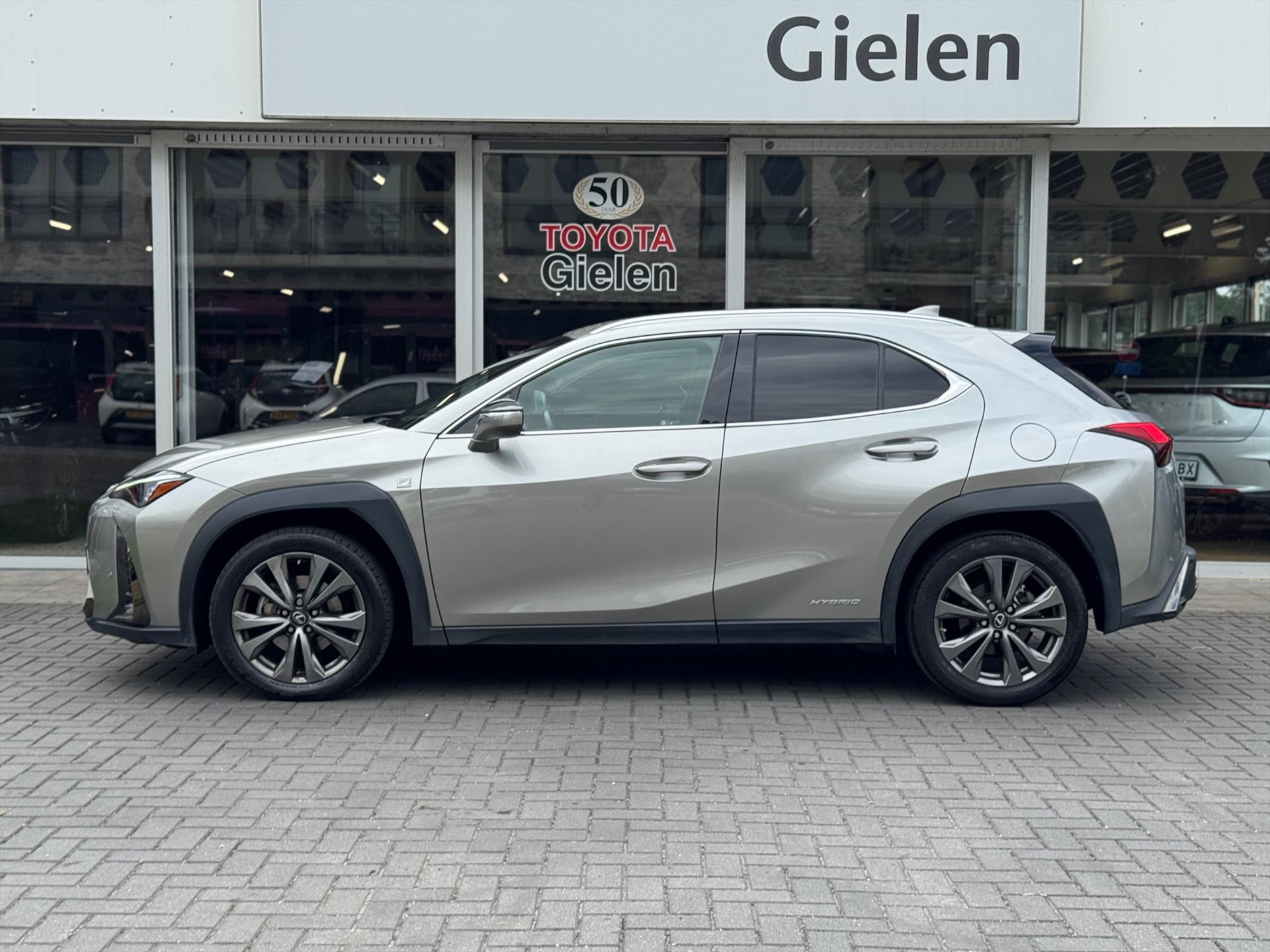 Lexus UX 250h AWD F Sport Line | Schuifdak, Groot scherm, Leer, Stoelverwarming, Dodehoekherkenning, Parkeersensoren, Elektrische achterk 47427568-1.jpg | Autobedrijf Gielen