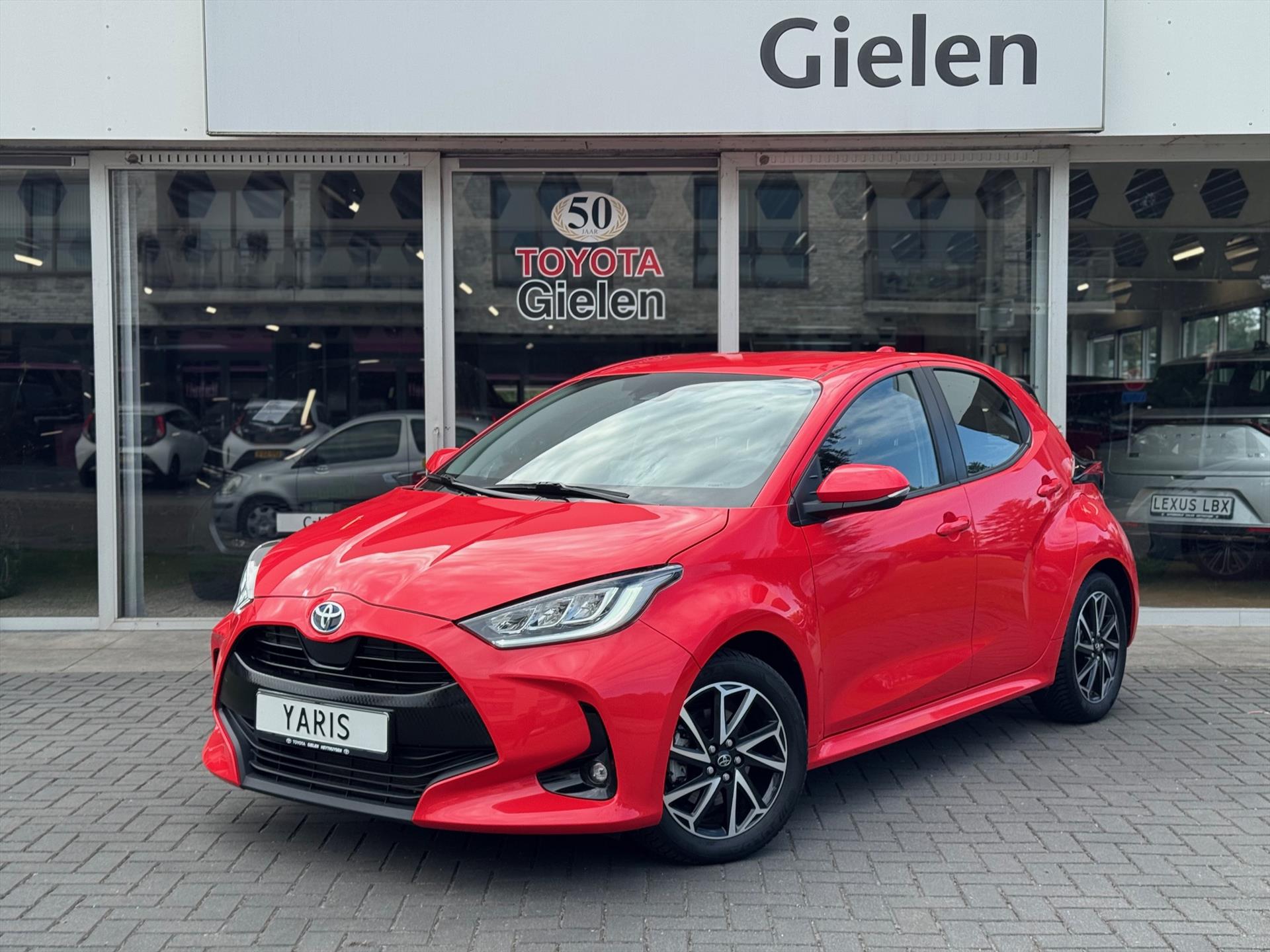 Toyota Yaris 1.5 Hybrid Dynamic Plus | Stoelverwarming, 16 inch, Keyless, Apple Carplay/Android auto, Camera 47463325-0.jpg | Autobedrijf Gielen