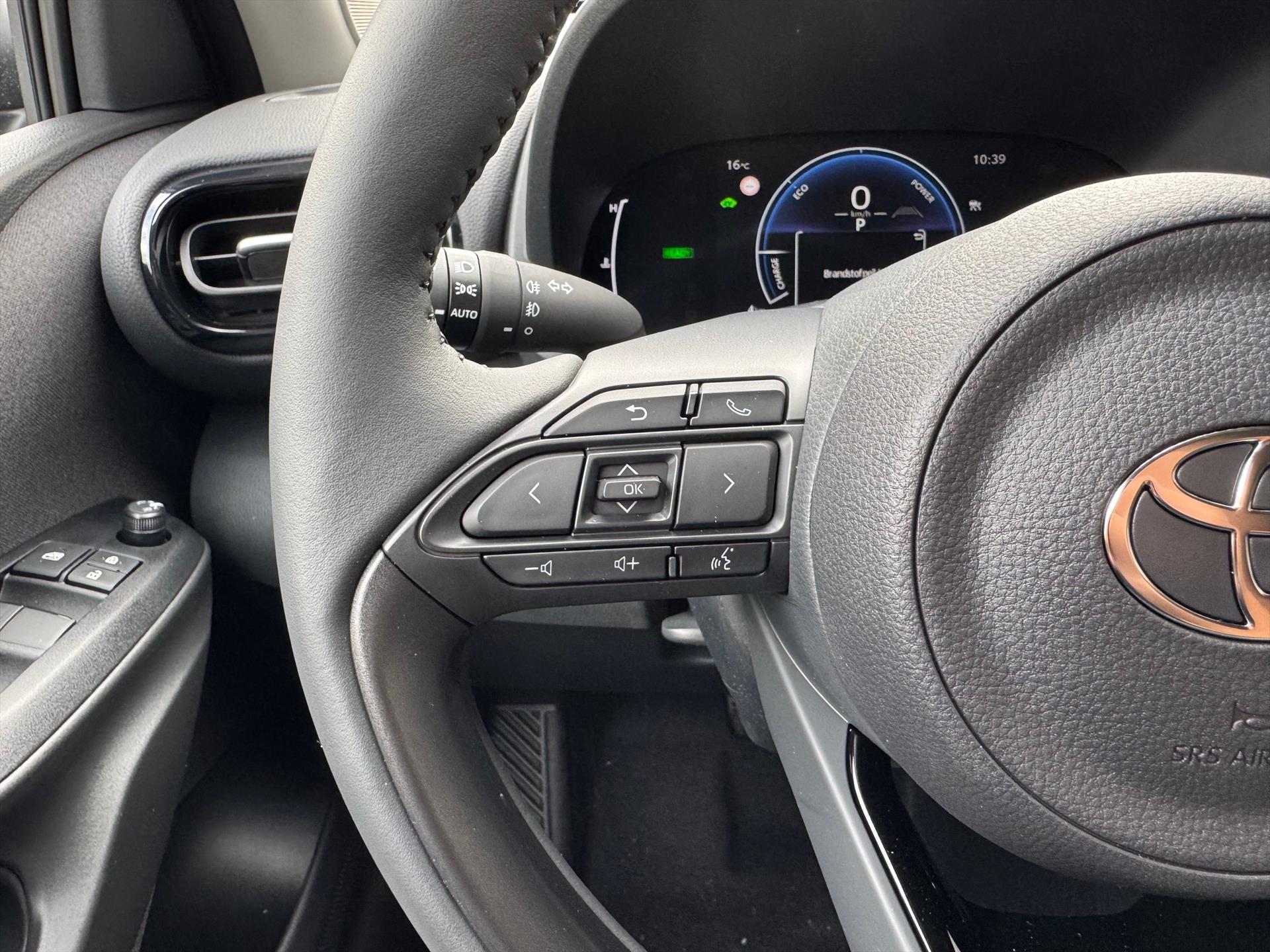 Toyota Yaris Hybrid Dynamic Plus | Stoel + Stuurverwarming, Lichtmetalen velgen, Keyless, Licht + Regensensor, Startknop 47495163-18.jpg | Autobedrijf Gielen