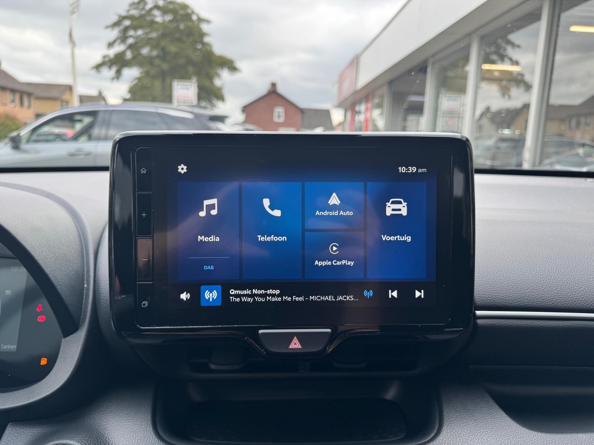 Toyota Yaris Hybrid Dynamic Plus | Stoel + Stuurverwarming, Lichtmetalen velgen, Keyless, Licht + Regensensor, Startknop 47495163-24.jpg | Autobedrijf Gielen