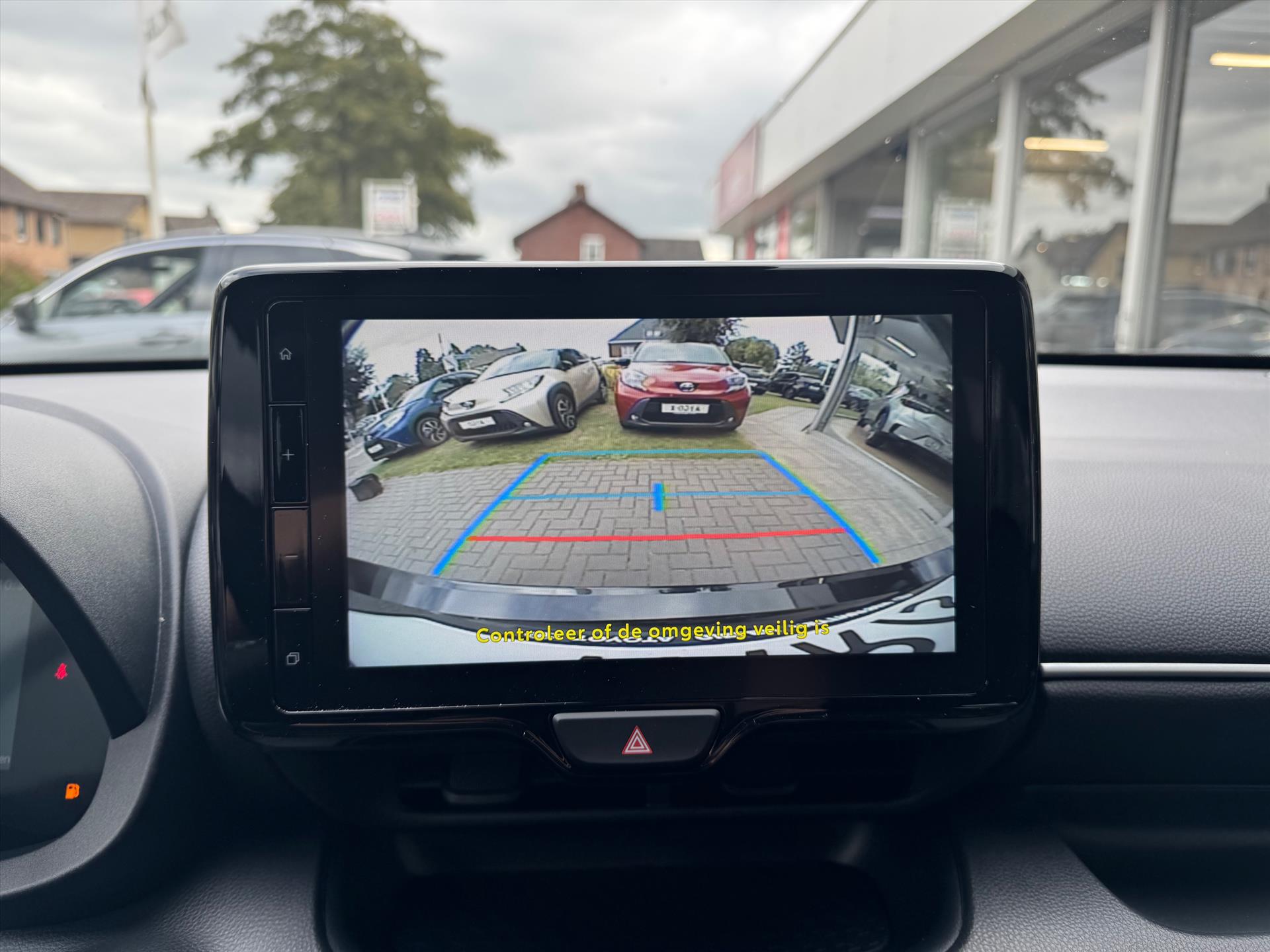 Toyota Yaris Hybrid Dynamic Plus | Stoel + Stuurverwarming, Lichtmetalen velgen, Keyless, Licht + Regensensor, Startknop 47495163-25.jpg | Autobedrijf Gielen