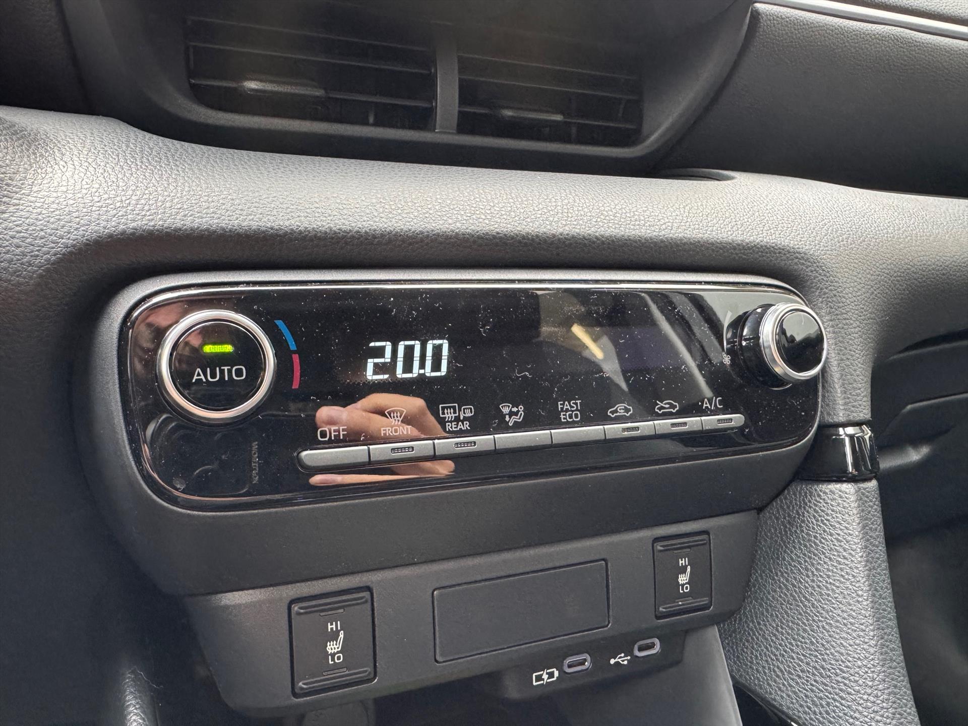 Toyota Yaris Hybrid Dynamic Plus | Stoel + Stuurverwarming, Lichtmetalen velgen, Keyless, Licht + Regensensor, Startknop 47495163-26.jpg | Autobedrijf Gielen