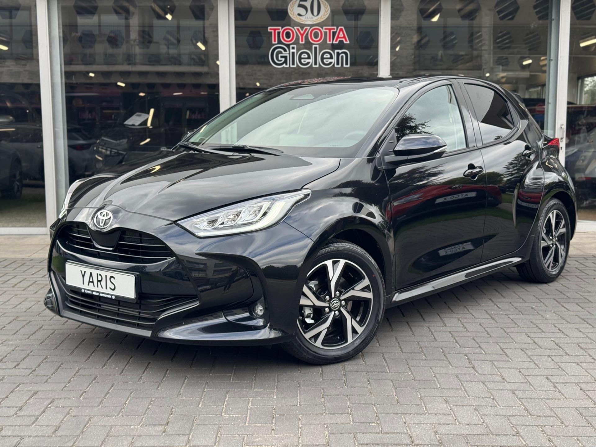 Toyota Yaris Hybrid Dynamic Plus | Stoel + Stuurverwarming, Lichtmetalen velgen, Keyless, Licht + Regensensor, Startknop 47495163-33.jpg | Autobedrijf Gielen