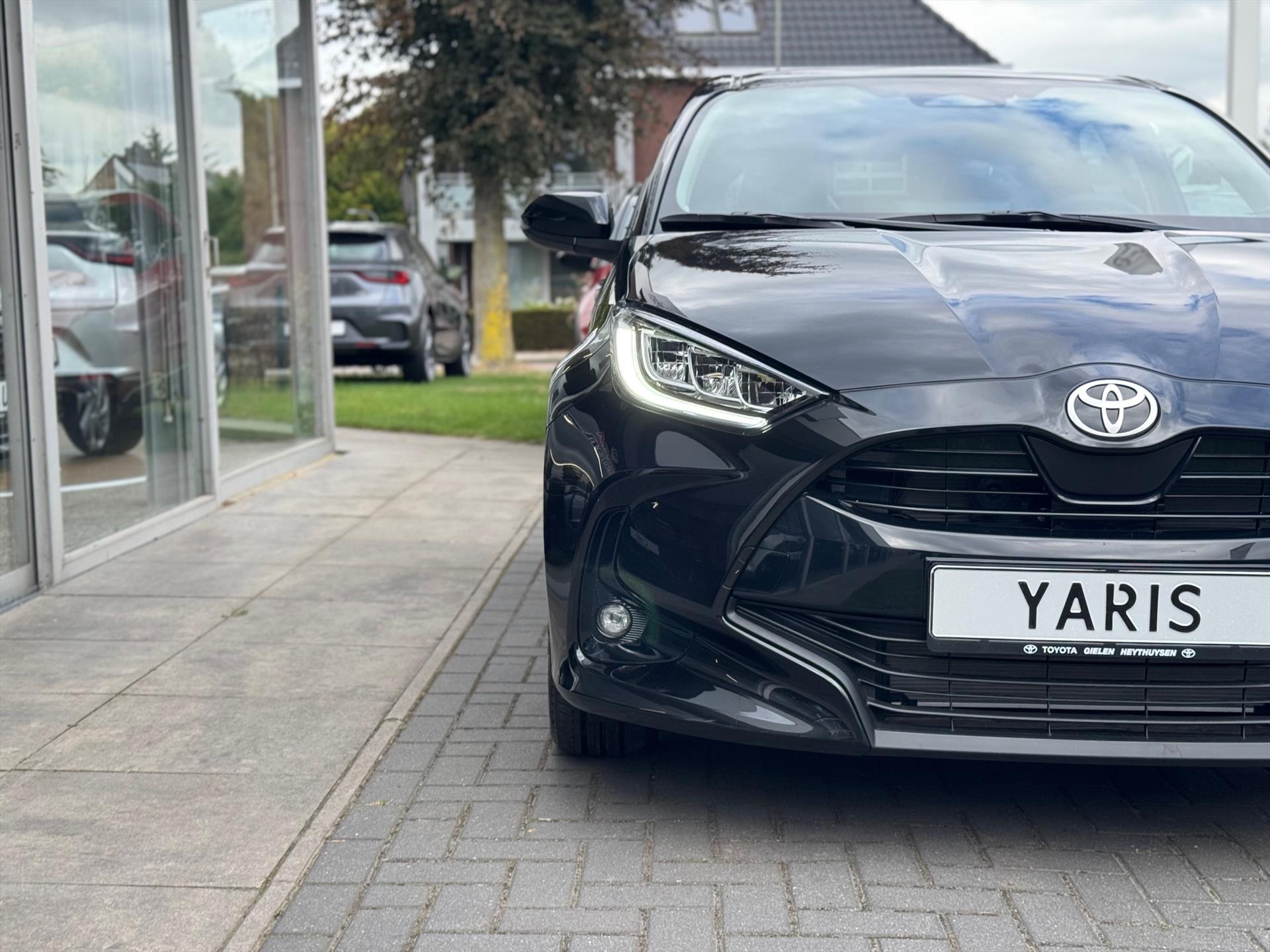 Toyota Yaris Hybrid Dynamic Plus | Stoel + Stuurverwarming, Lichtmetalen velgen, Keyless, Licht + Regensensor, Startknop 47495163-6.jpg | Autobedrijf Gielen
