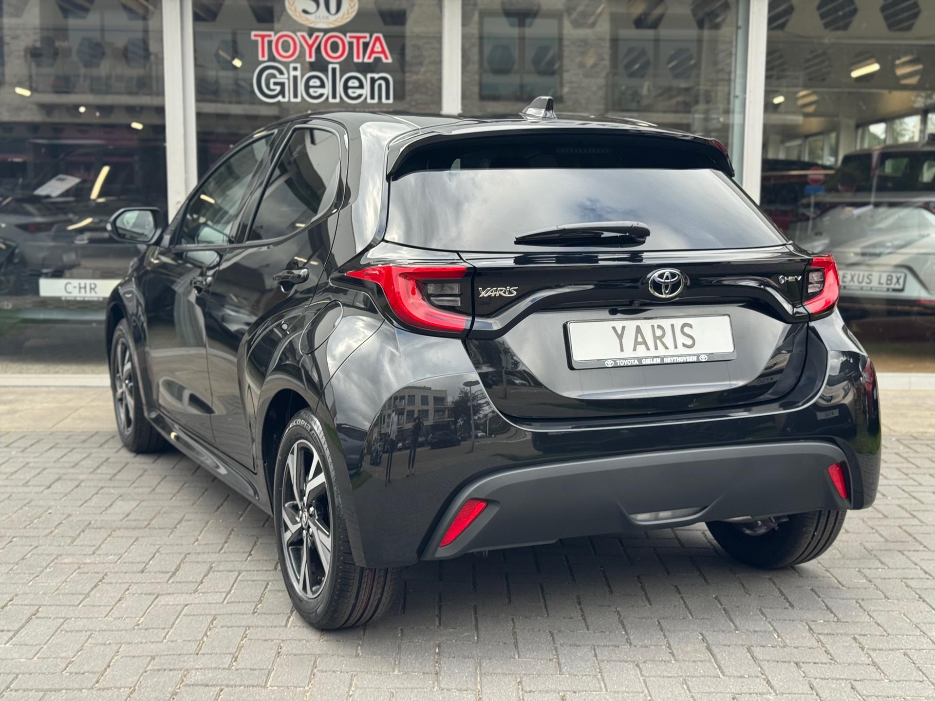 Toyota Yaris Hybrid Dynamic Plus | Stoel + Stuurverwarming, Lichtmetalen velgen, Keyless, Licht + Regensensor, Startknop 47495163-7.jpg | Autobedrijf Gielen