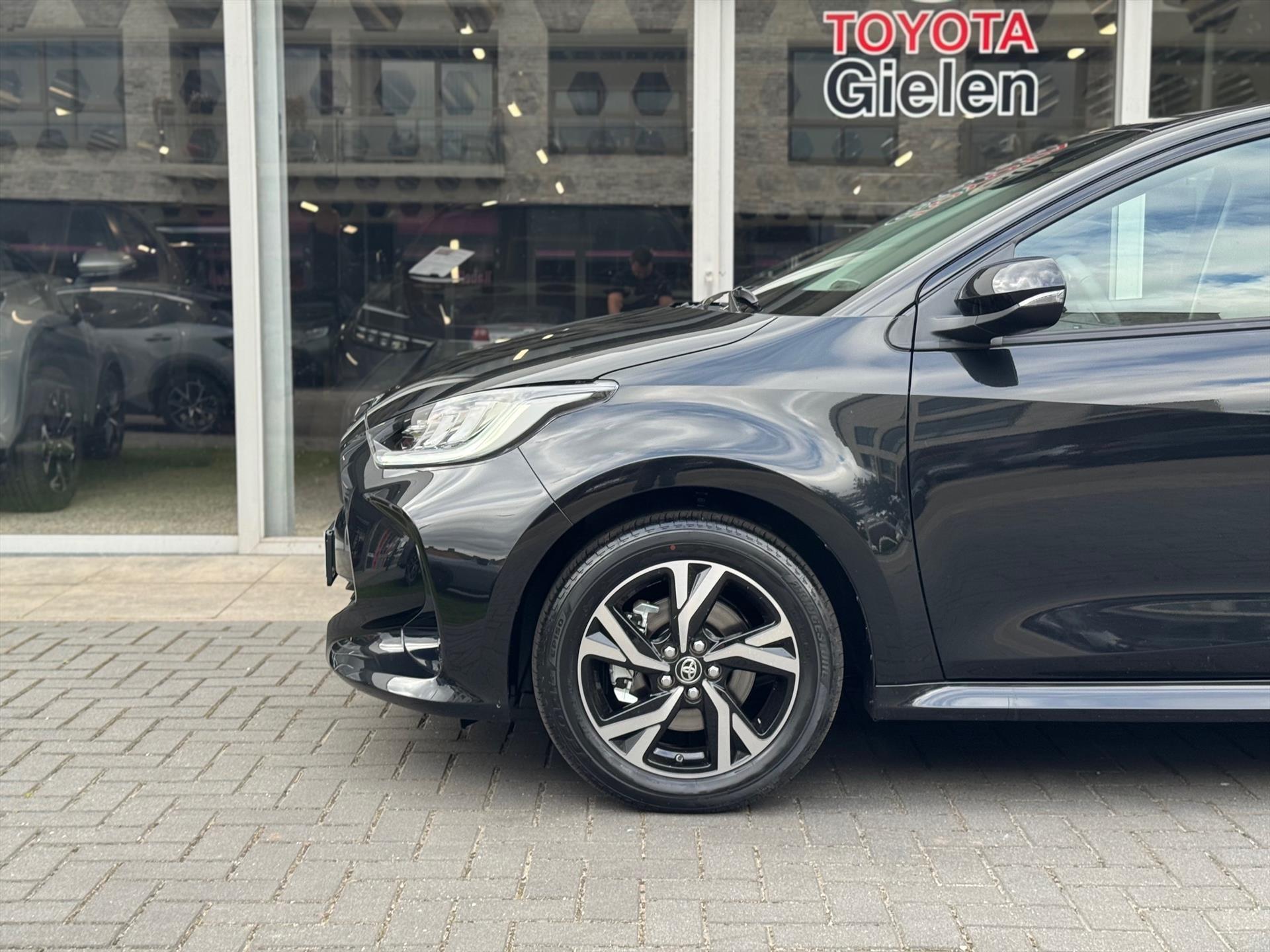 Toyota Yaris Hybrid Dynamic Plus | Stoel + Stuurverwarming, Lichtmetalen velgen, Keyless, Licht + Regensensor, Startknop 47495163-8.jpg | Autobedrijf Gielen