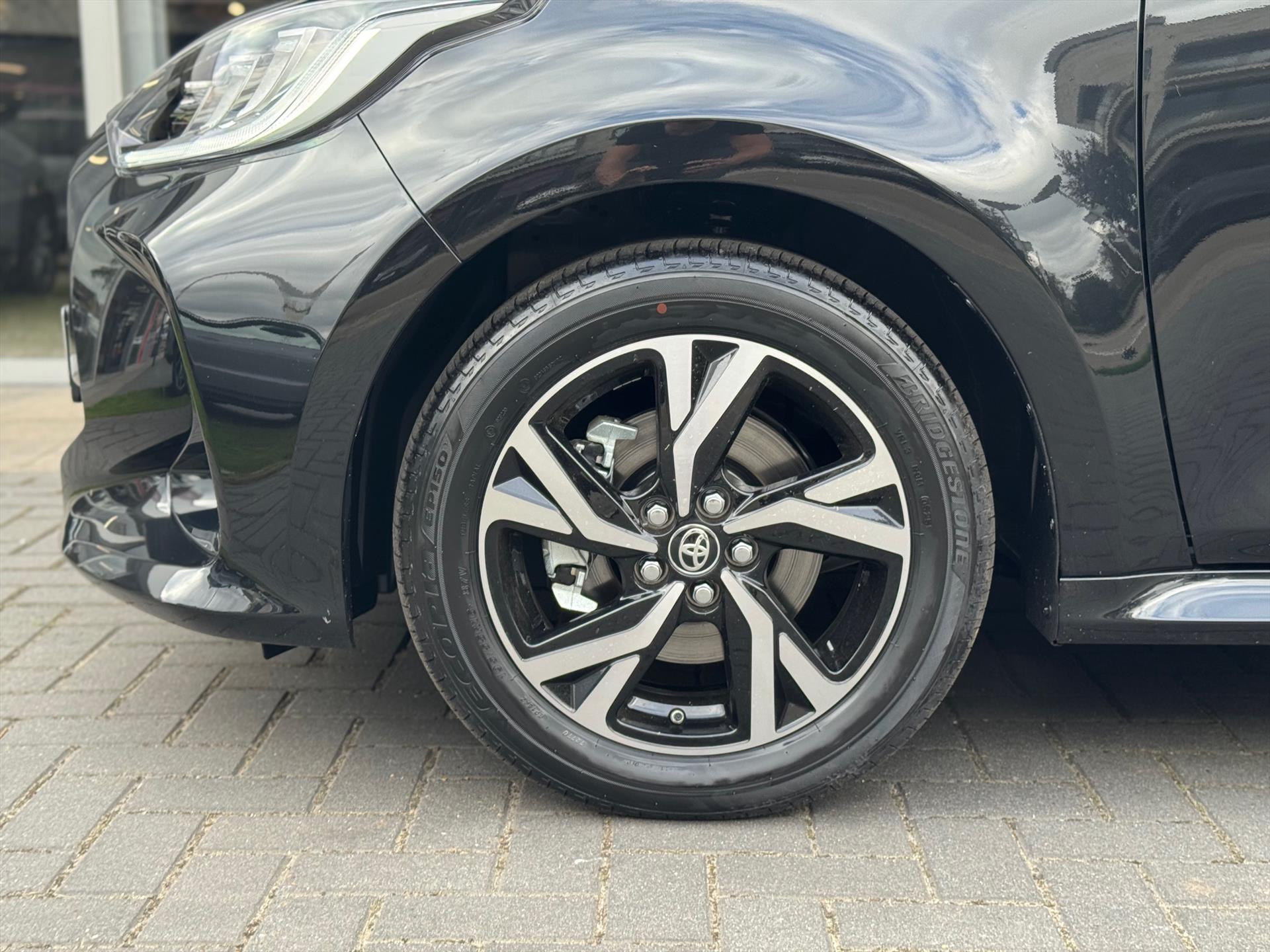 Toyota Yaris Hybrid Dynamic Plus | Stoel + Stuurverwarming, Lichtmetalen velgen, Keyless, Licht + Regensensor, Startknop 47495163-9.jpg | Autobedrijf Gielen