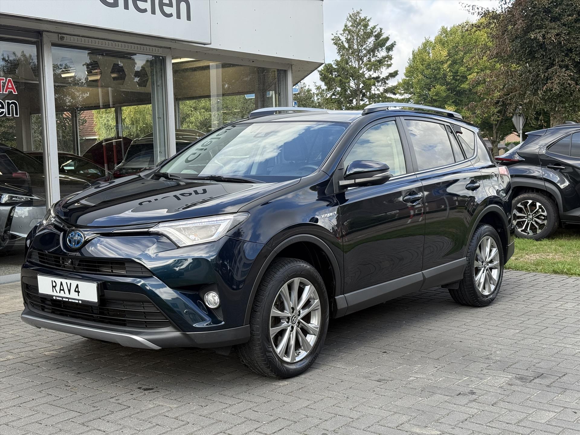 Toyota RAV4 2.5 Hybrid AWD Energy Plus | JBL, Trekhaak, Navigatie, Leer, Stoelverwarming, Geheugenfunctie, 360 Camera, 1.650KG Trekgewicht 47504826-12.jpg | Autobedrijf Gielen