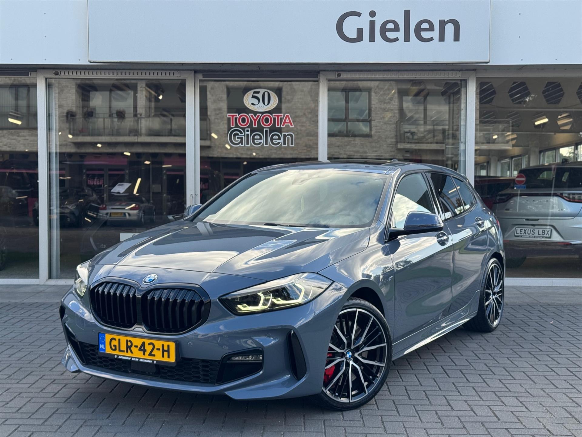 BMW 1-Serie (f40) 118i M Sport | Panoramadak, 19 inch, Leer, Stoel + Stuurverwarming, Keyless, Elektrische achterklep, Parkeercamera 47537011-0.jpg | Autobedrijf Gielen