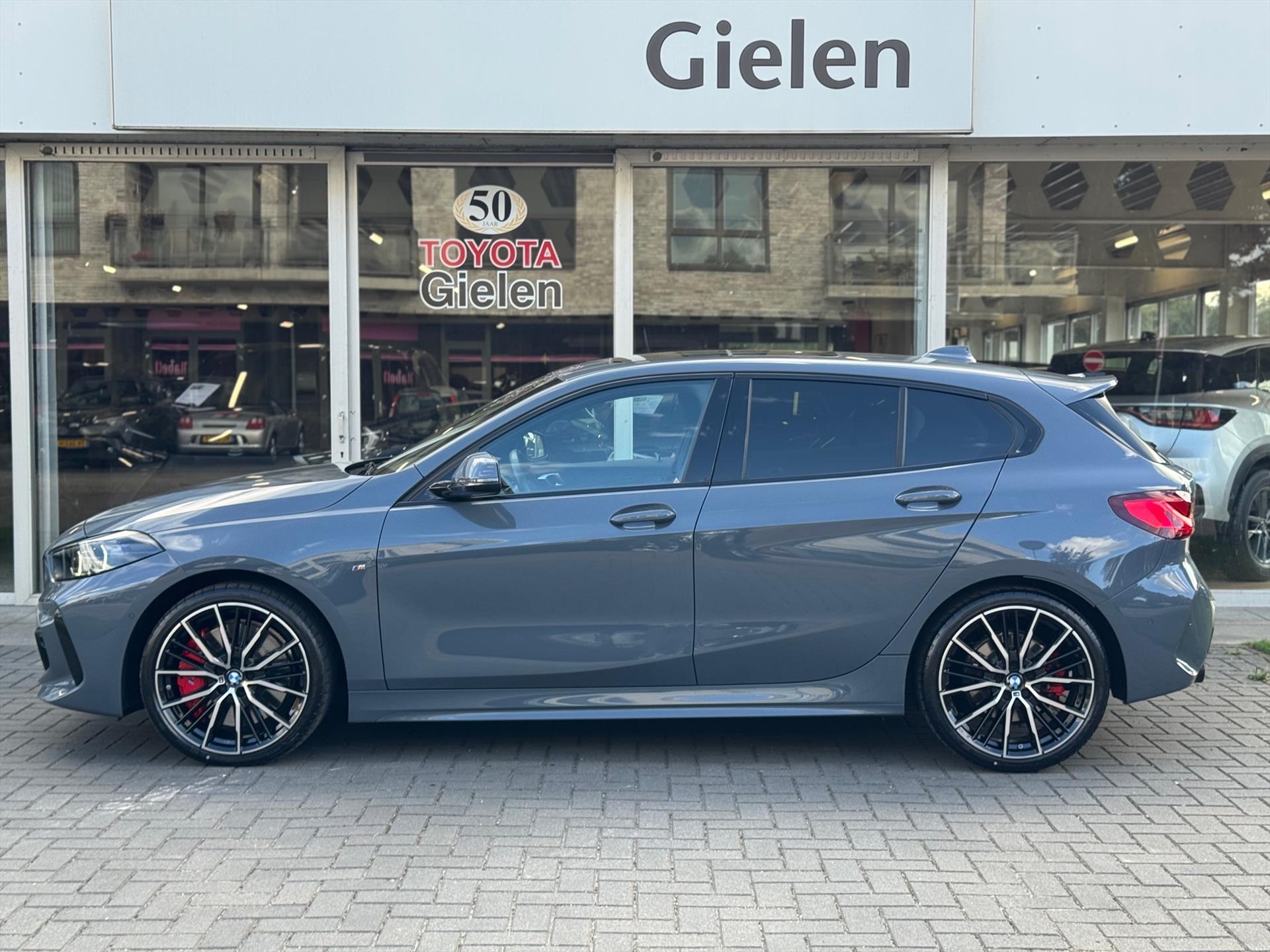 BMW 1-Serie (f40) 118i M Sport | Panoramadak, 19 inch, Leer, Stoel + Stuurverwarming, Keyless, Elektrische achterklep, Parkeercamera 47537011-1.jpg | Autobedrijf Gielen