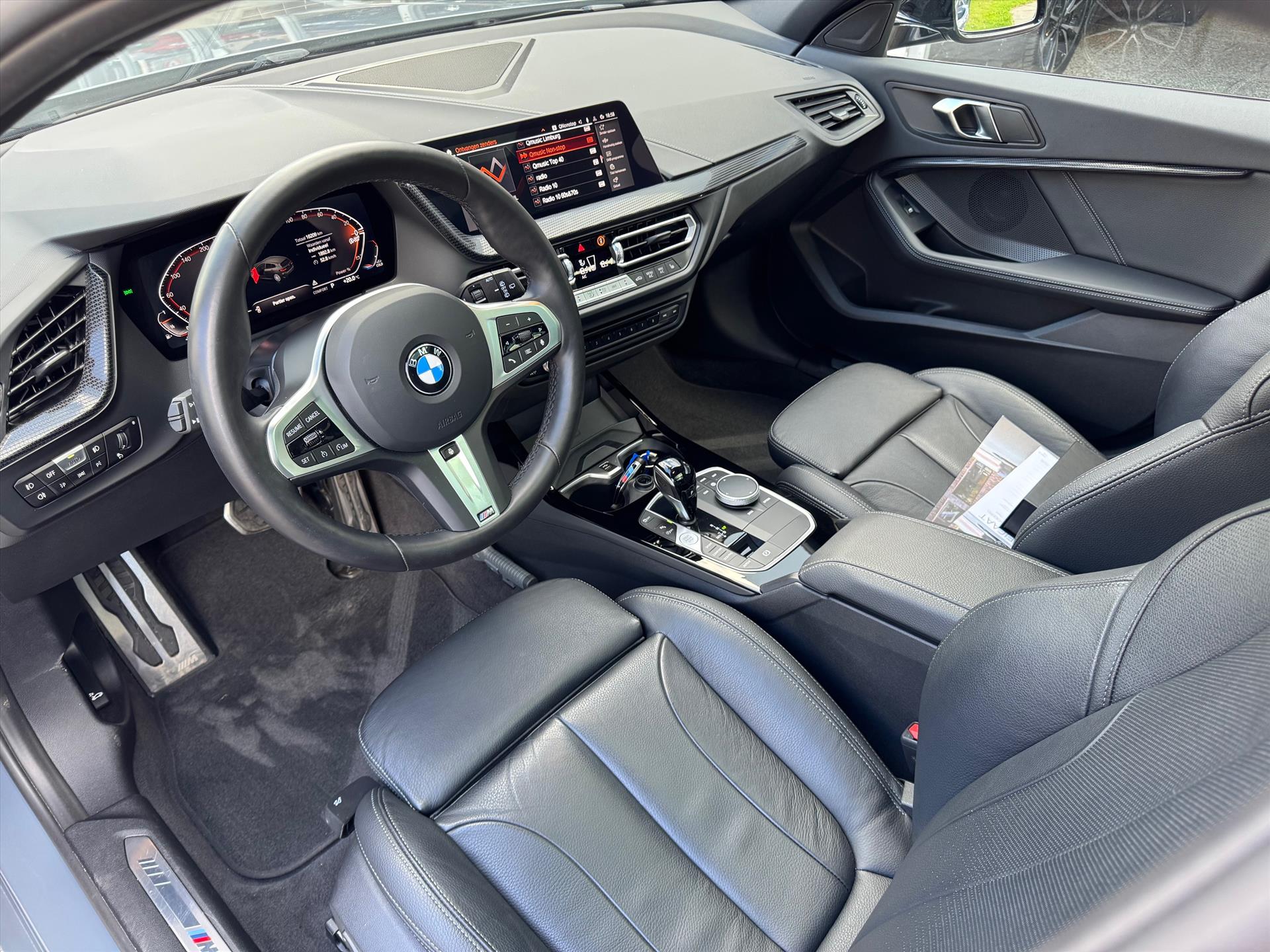 BMW 1-Serie (f40) 118i M Sport | Panoramadak, 19 inch, Leer, Stoel + Stuurverwarming, Keyless, Elektrische achterklep, Parkeercamera 47537011-14.jpg | Autobedrijf Gielen
