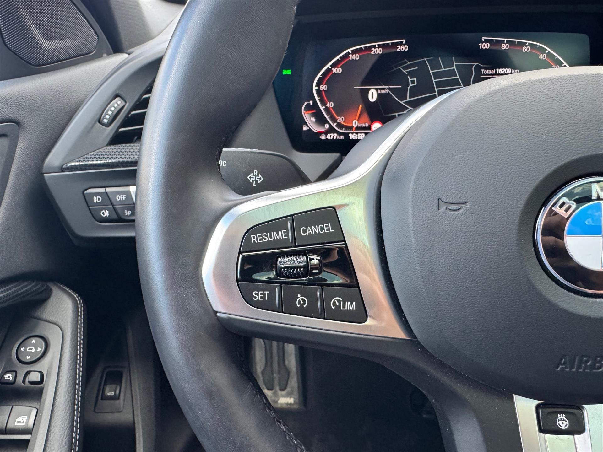 BMW 1-Serie (f40) 118i M Sport | Panoramadak, 19 inch, Leer, Stoel + Stuurverwarming, Keyless, Elektrische achterklep, Parkeercamera 47537011-19.jpg | Autobedrijf Gielen