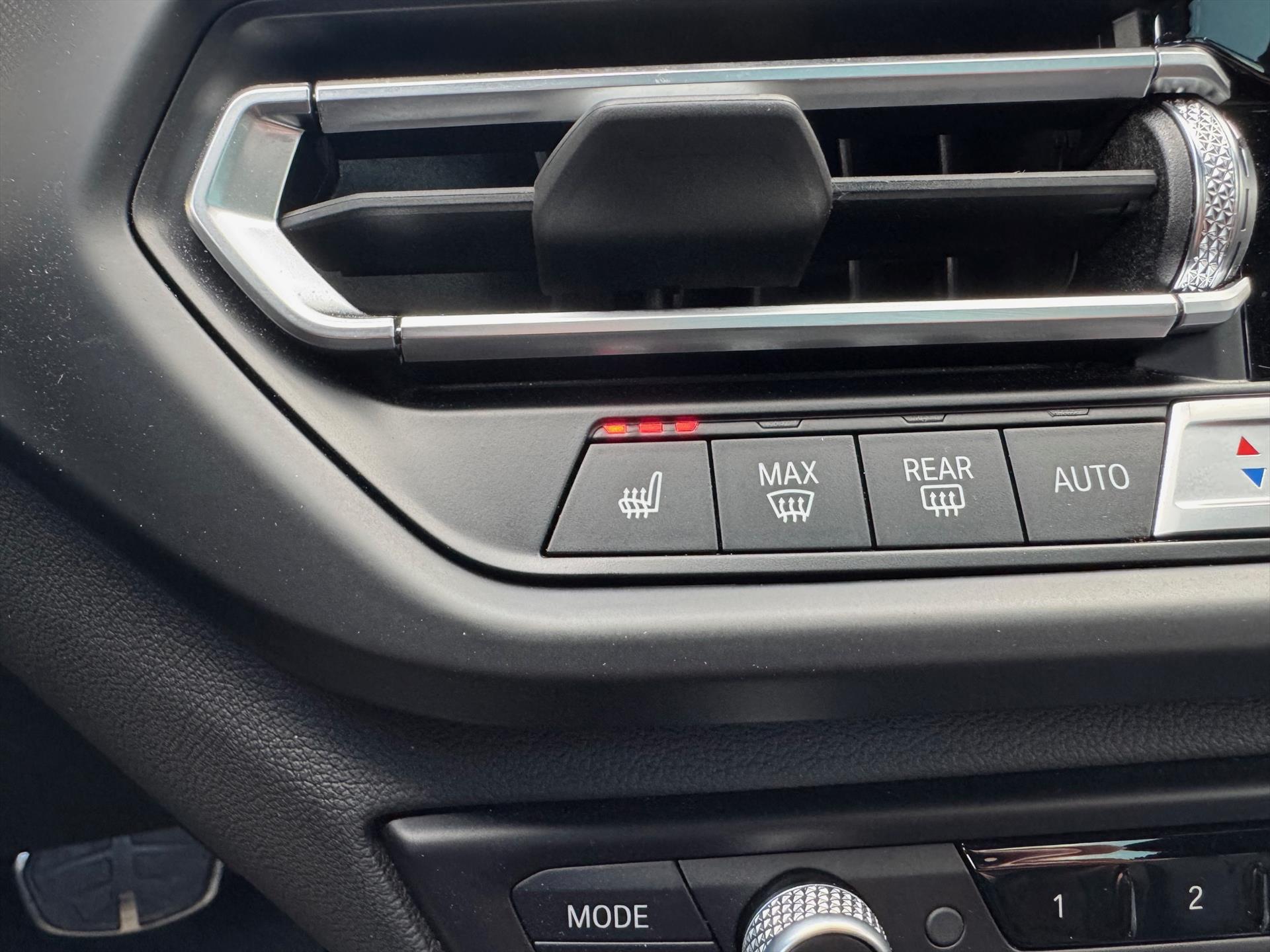 BMW 1-Serie (f40) 118i M Sport | Panoramadak, 19 inch, Leer, Stoel + Stuurverwarming, Keyless, Elektrische achterklep, Parkeercamera 47537011-27.jpg | Autobedrijf Gielen