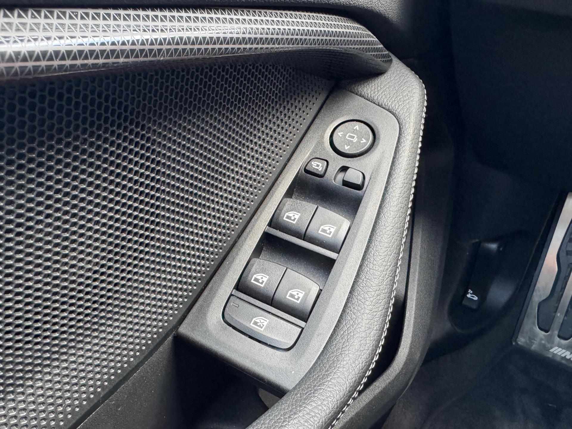 BMW 1-Serie (f40) 118i M Sport | Panoramadak, 19 inch, Leer, Stoel + Stuurverwarming, Keyless, Elektrische achterklep, Parkeercamera 47537011-30.jpg | Autobedrijf Gielen