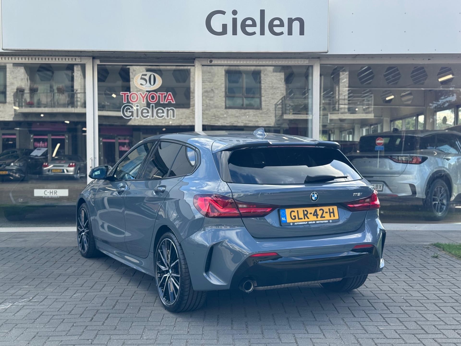 BMW 1-Serie (f40) 118i M Sport | Panoramadak, 19 inch, Leer, Stoel + Stuurverwarming, Keyless, Elektrische achterklep, Parkeercamera 47537011-34.jpg | Autobedrijf Gielen