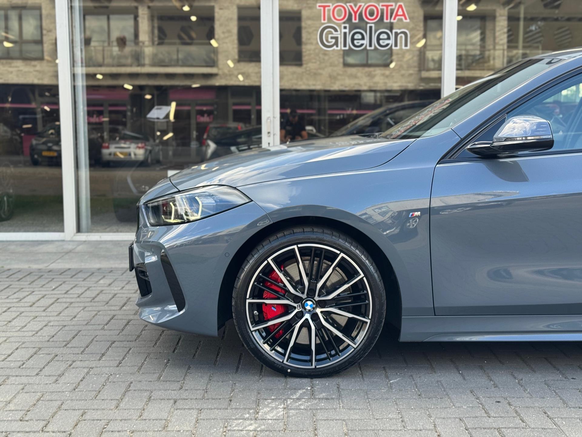 BMW 1-Serie (f40) 118i M Sport | Panoramadak, 19 inch, Leer, Stoel + Stuurverwarming, Keyless, Elektrische achterklep, Parkeercamera 47537011-8.jpg | Autobedrijf Gielen