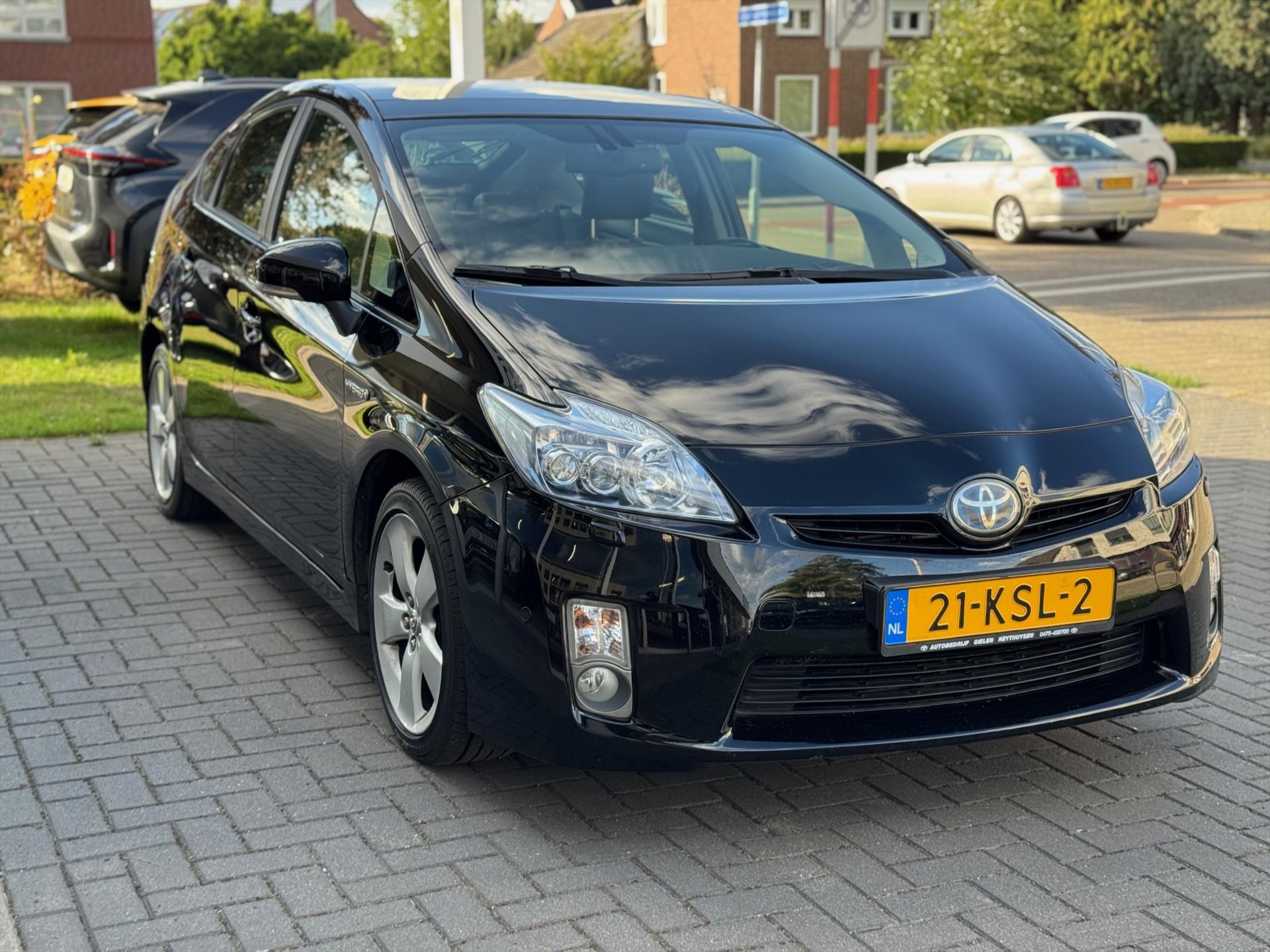 Toyota Prius 1.8 Full Hybrid Executive | Solar Roof, Schuifdak, Leer, JBL, Navigatie, Stoelverwarming, 17 inch, LED, Adaptive cruise control 47543003-4.jpg | Autobedrijf Gielen
