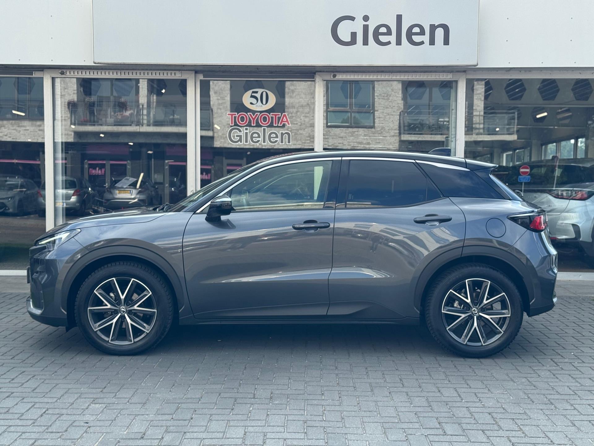 Lexus LBX 1.5 Hybrid Emotion Tech Pack | Leer, Elektrische achterklep, Keyless, Stoel + Stuurverwarming, 18 inch, Privacy glass 47568169-1.jpg | Autobedrijf Gielen