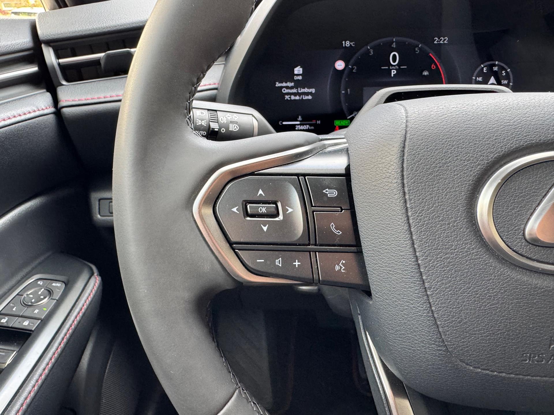 Lexus LBX 1.5 Hybrid Emotion Tech Pack | Leer, Elektrische achterklep, Keyless, Stoel + Stuurverwarming, 18 inch, Privacy glass 47568169-18.jpg | Autobedrijf Gielen