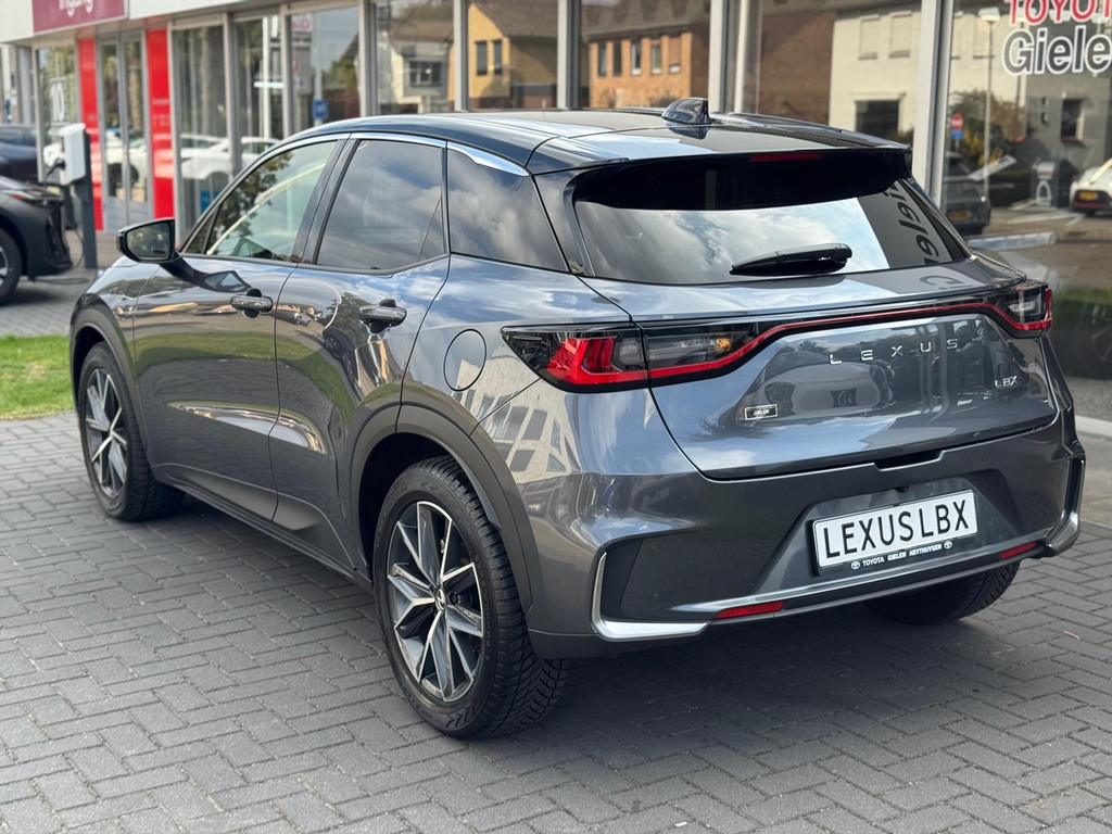 Lexus LBX 1.5 Hybrid Emotion Tech Pack | Leer, Elektrische achterklep, Keyless, Stoel + Stuurverwarming, 18 inch, Privacy glass 47568169-3.jpg | Autobedrijf Gielen