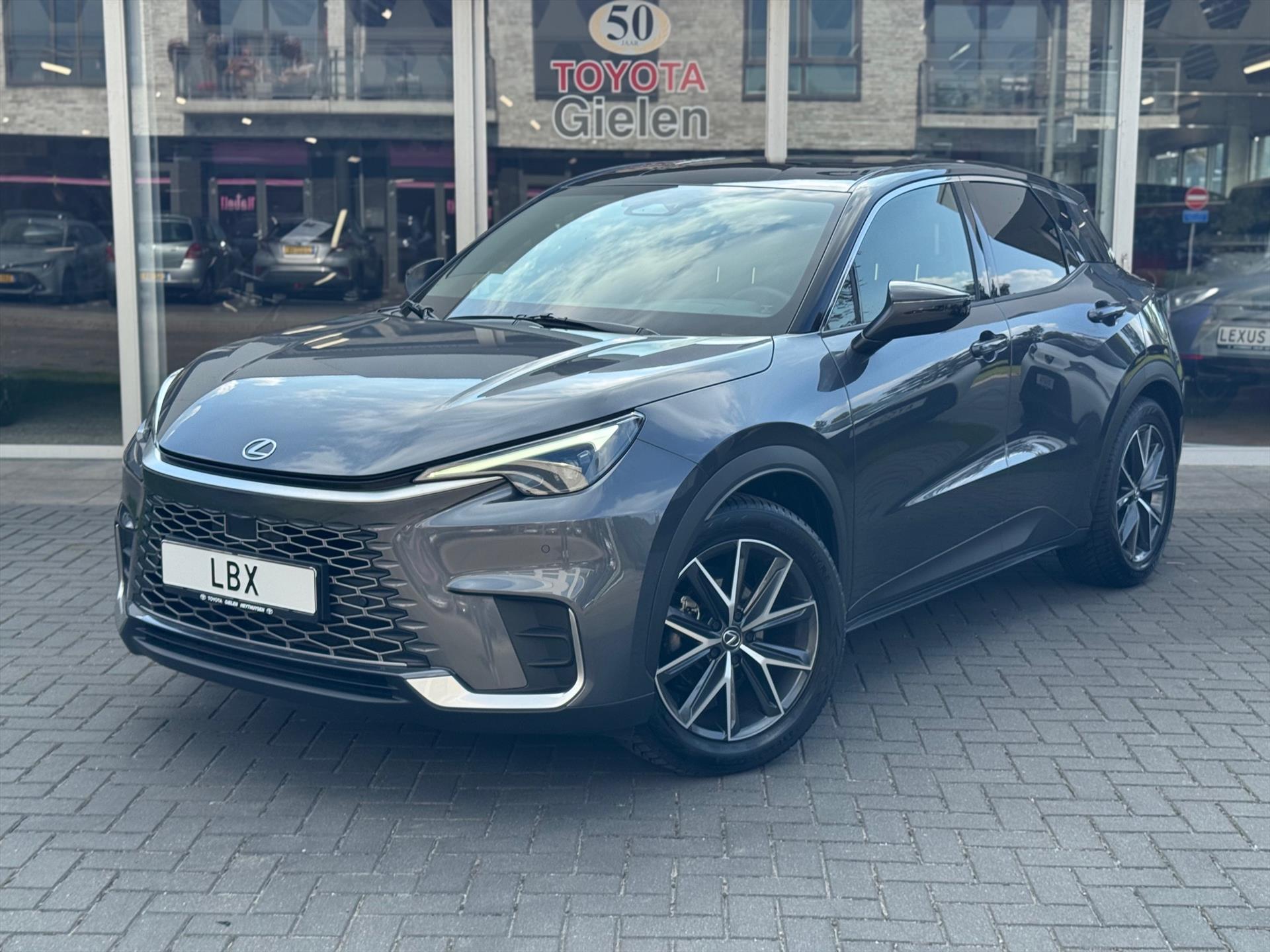 Lexus LBX 1.5 Hybrid Emotion Tech Pack | Leer, Elektrische achterklep, Keyless, Stoel + Stuurverwarming, 18 inch, Privacy glass 47568169-32.jpg | Autobedrijf Gielen