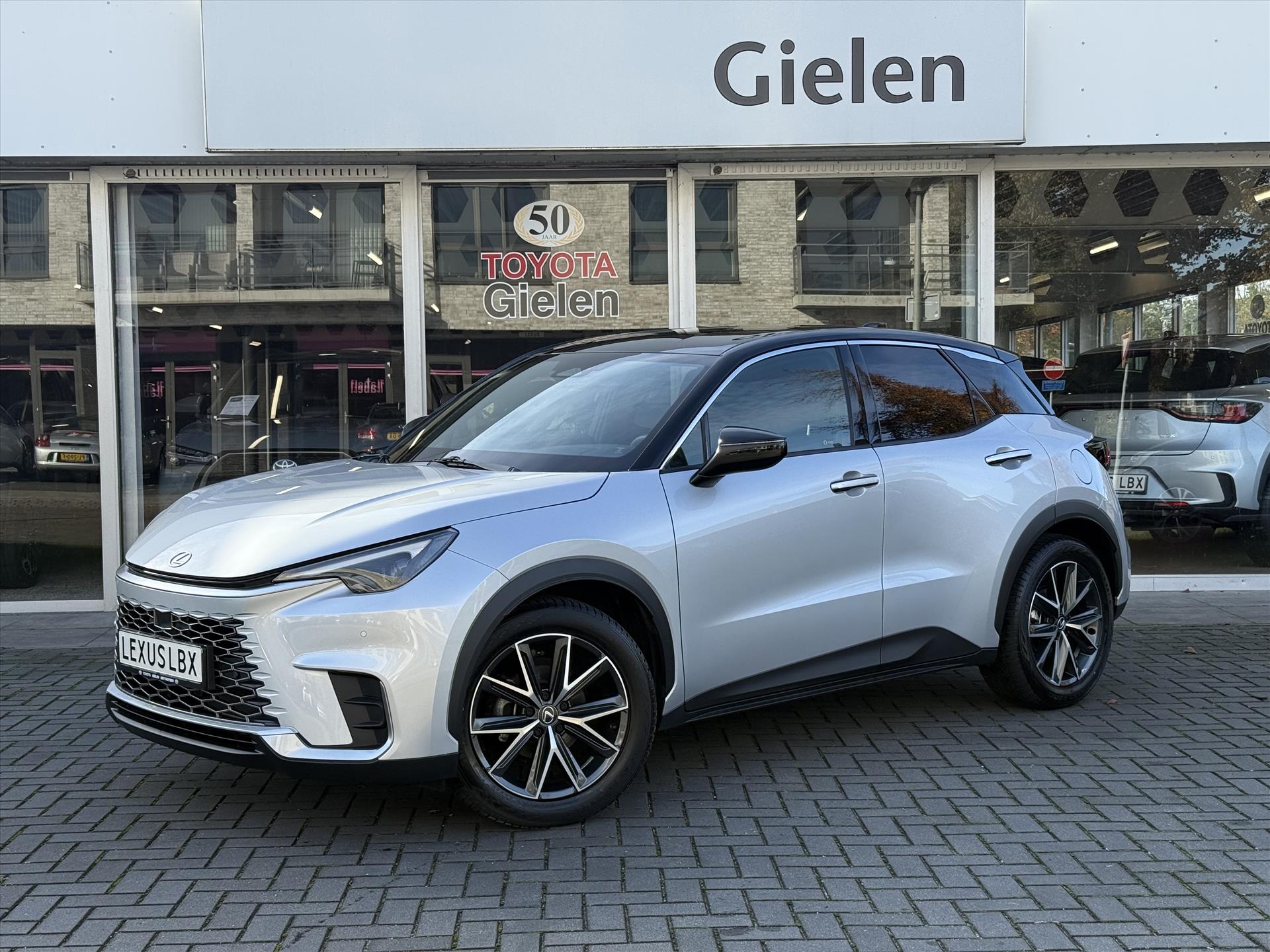 Lexus LBX 1.5 Hybrid Emotion Tech Pack | Leer, Elektrische achterklep, Keyless, Stoel + Stuurverwarming, 18 inch, Privacy glass 47576006-0.jpg | Autobedrijf Gielen